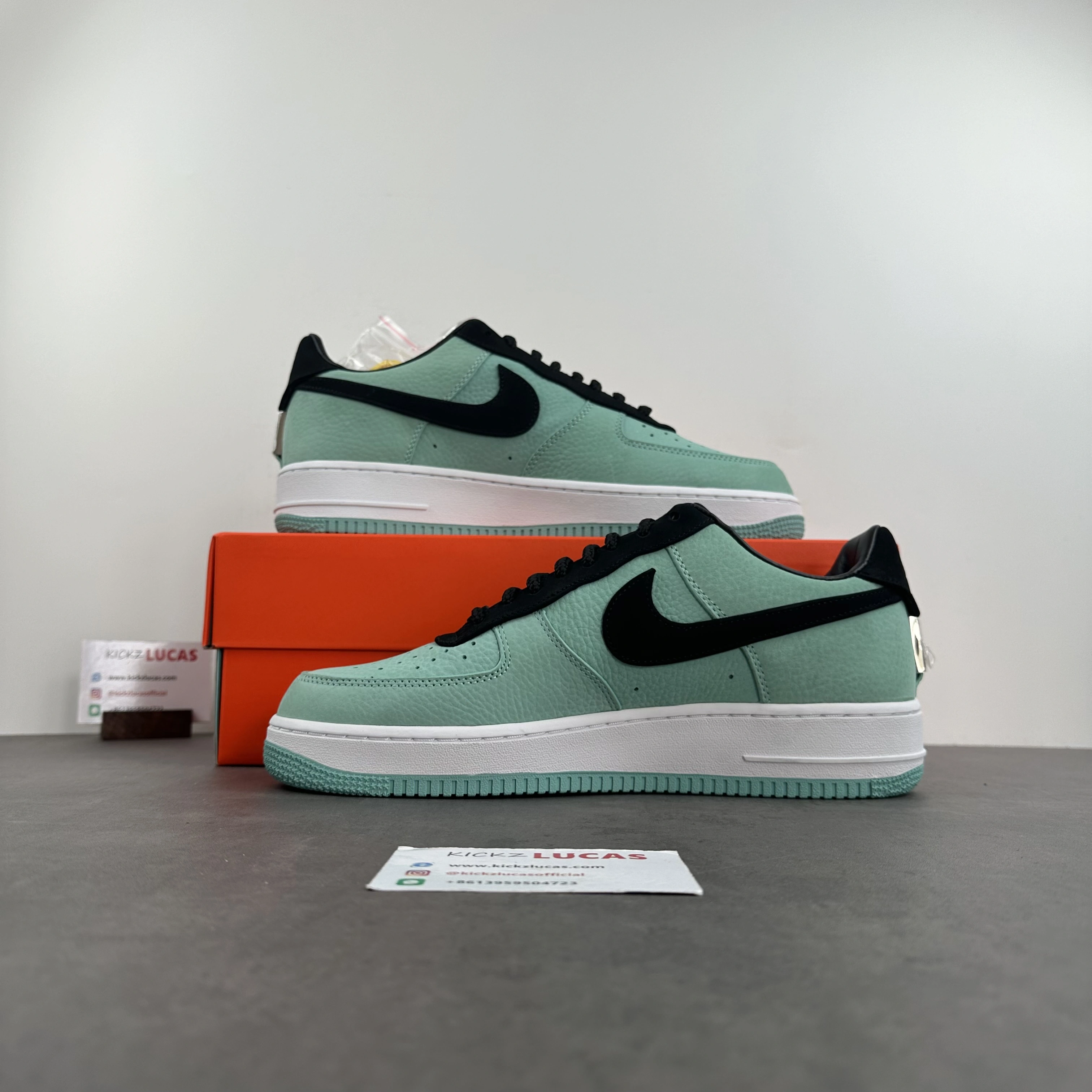 RelaxedFit Tiffany & Co. x Nike Air Force 1 Low DZ1382- 746