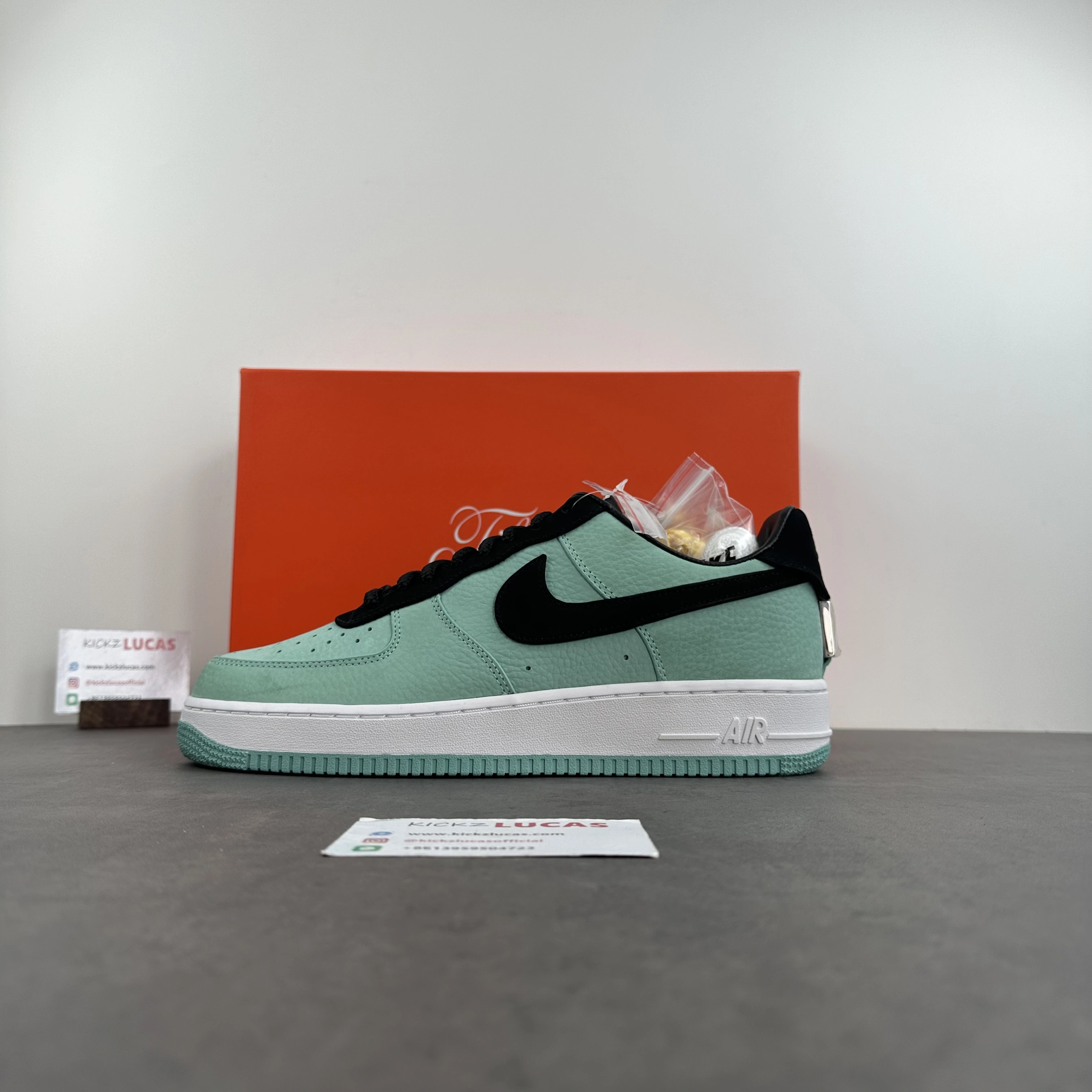 RelaxedFit Tiffany & Co. x Nike Air Force 1 Low DZ1382- 746