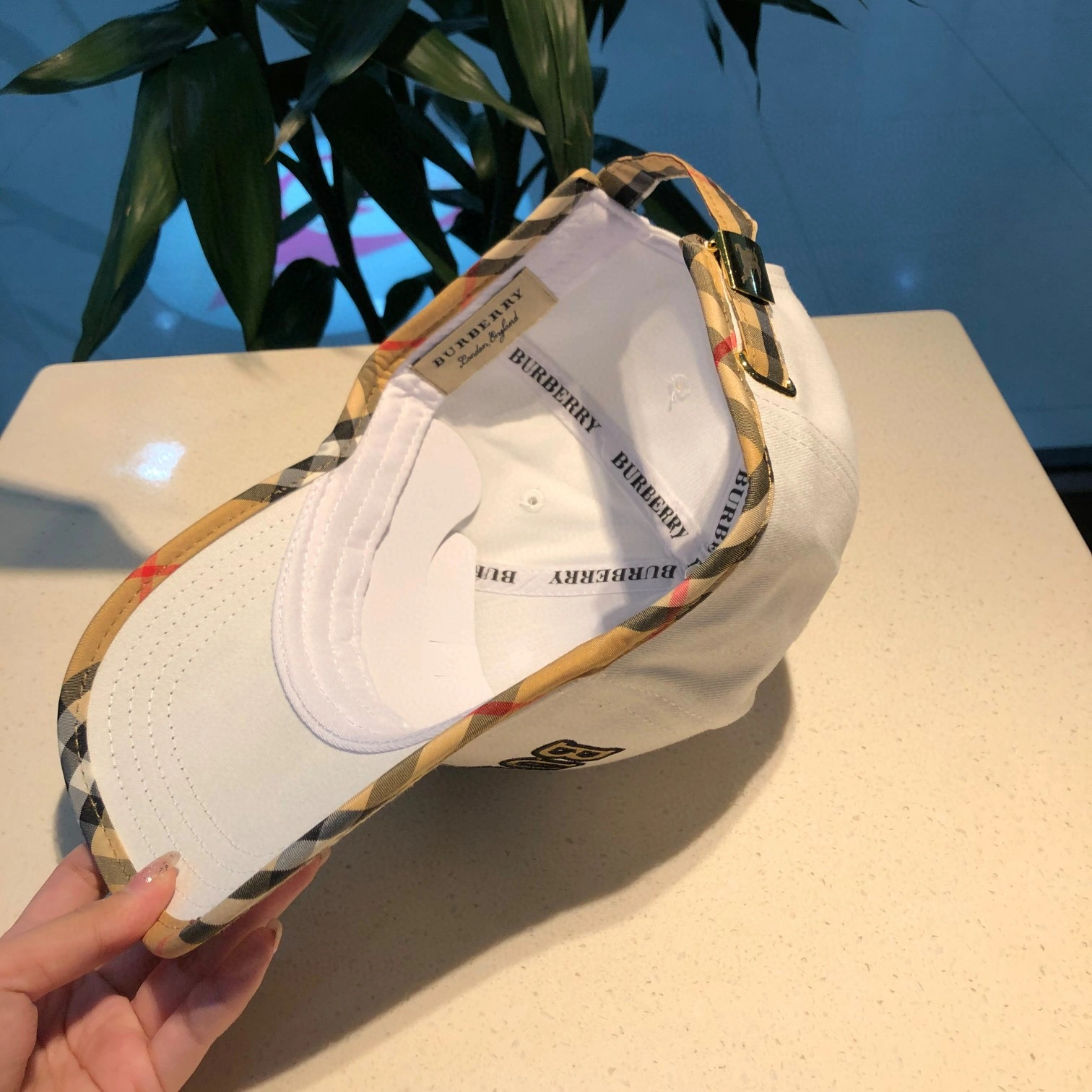 Comfortable Top Hats 17742