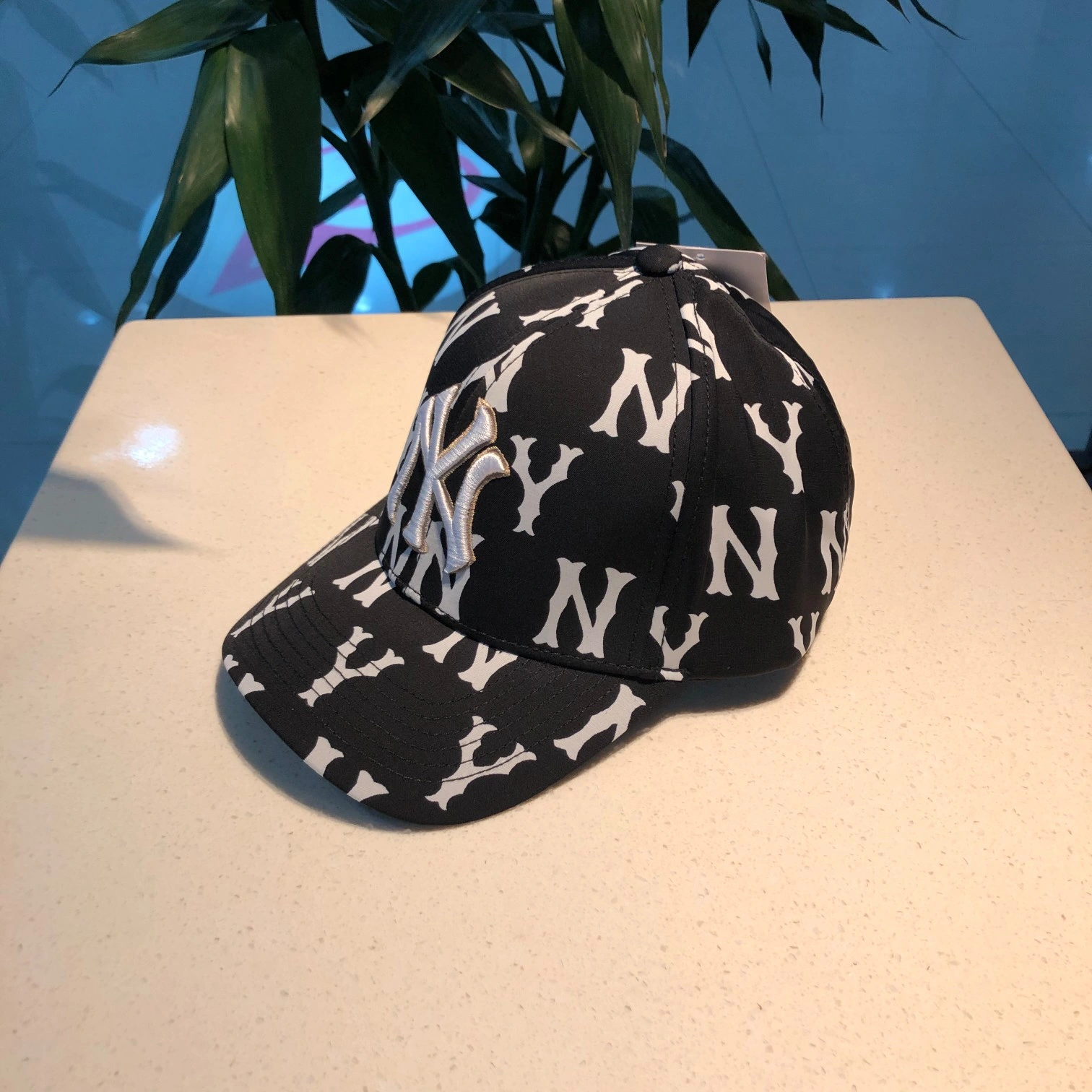 Contemporary Top Hats 17751