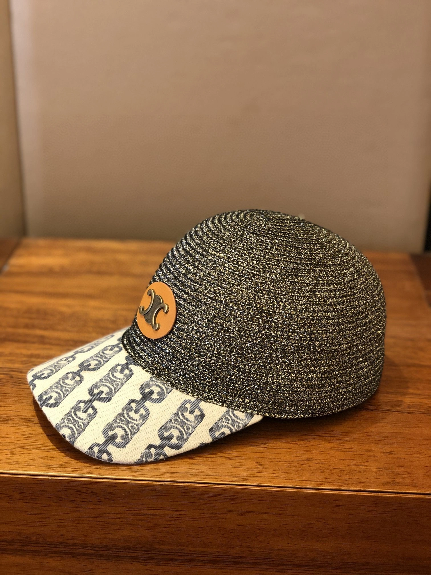 Neat Top Hats 17724