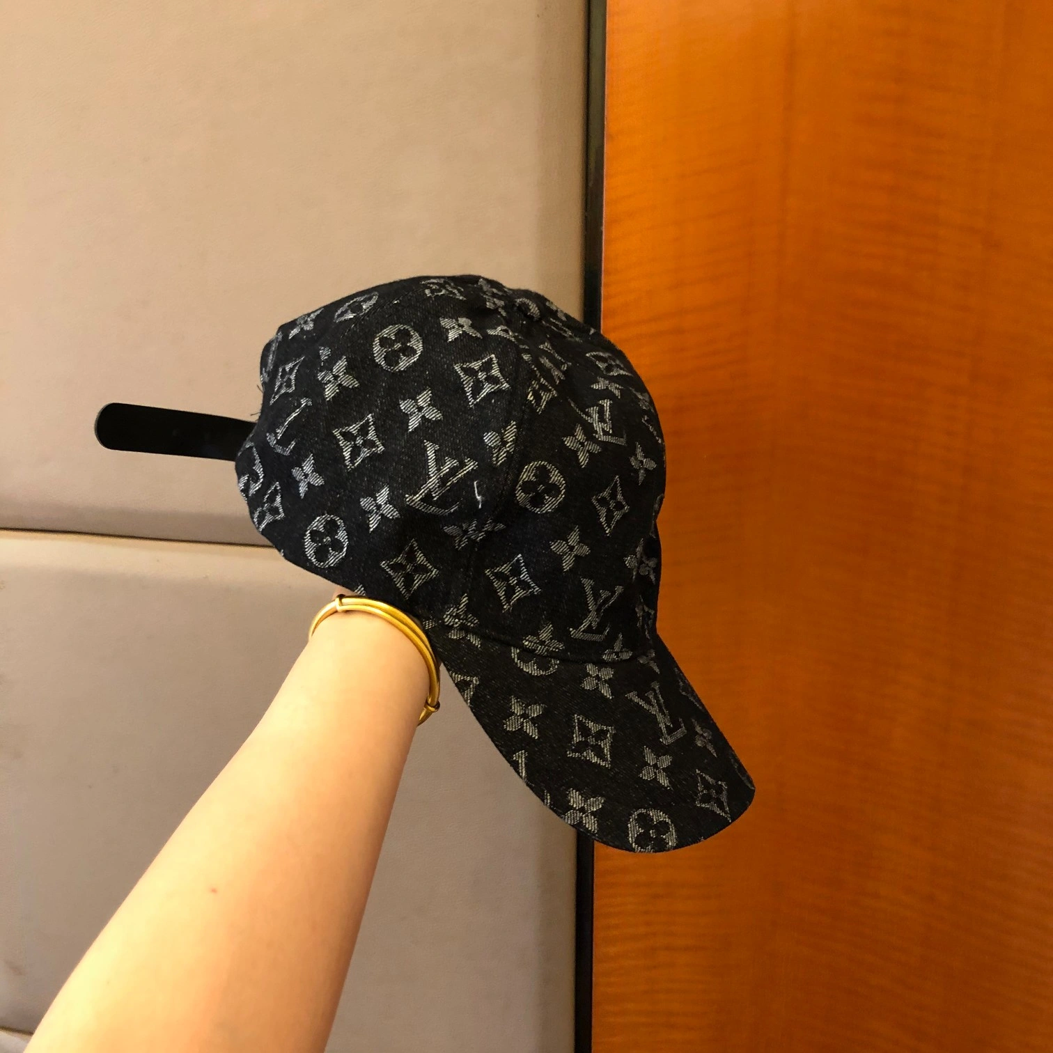 Cozy Top Hats 17811