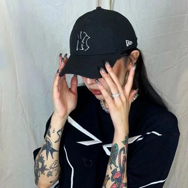 Sporty Top Hats 17744
