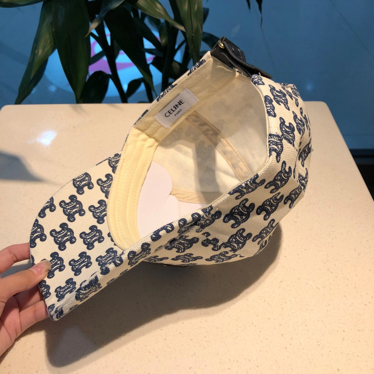 Lightweight Top Hats 17743