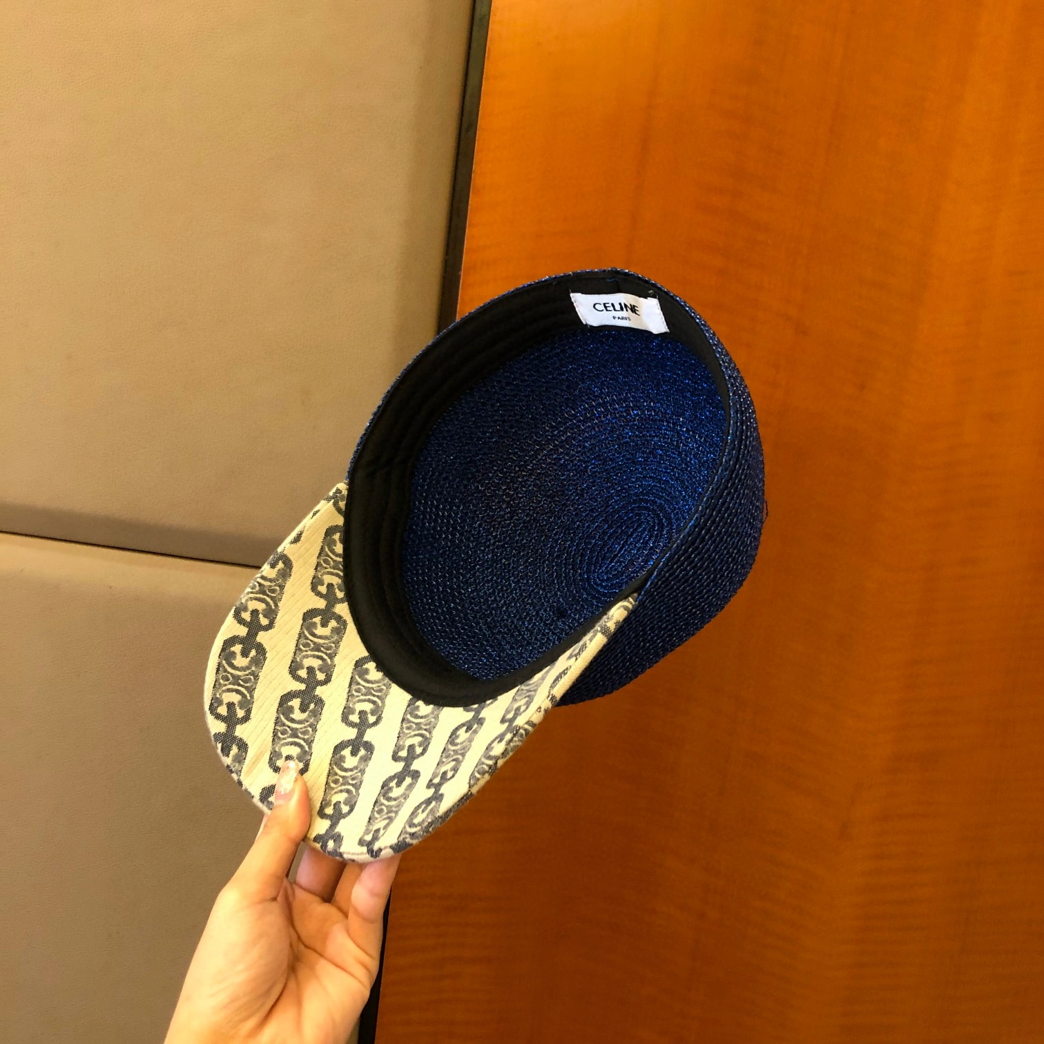 Neat Top Hats 17724