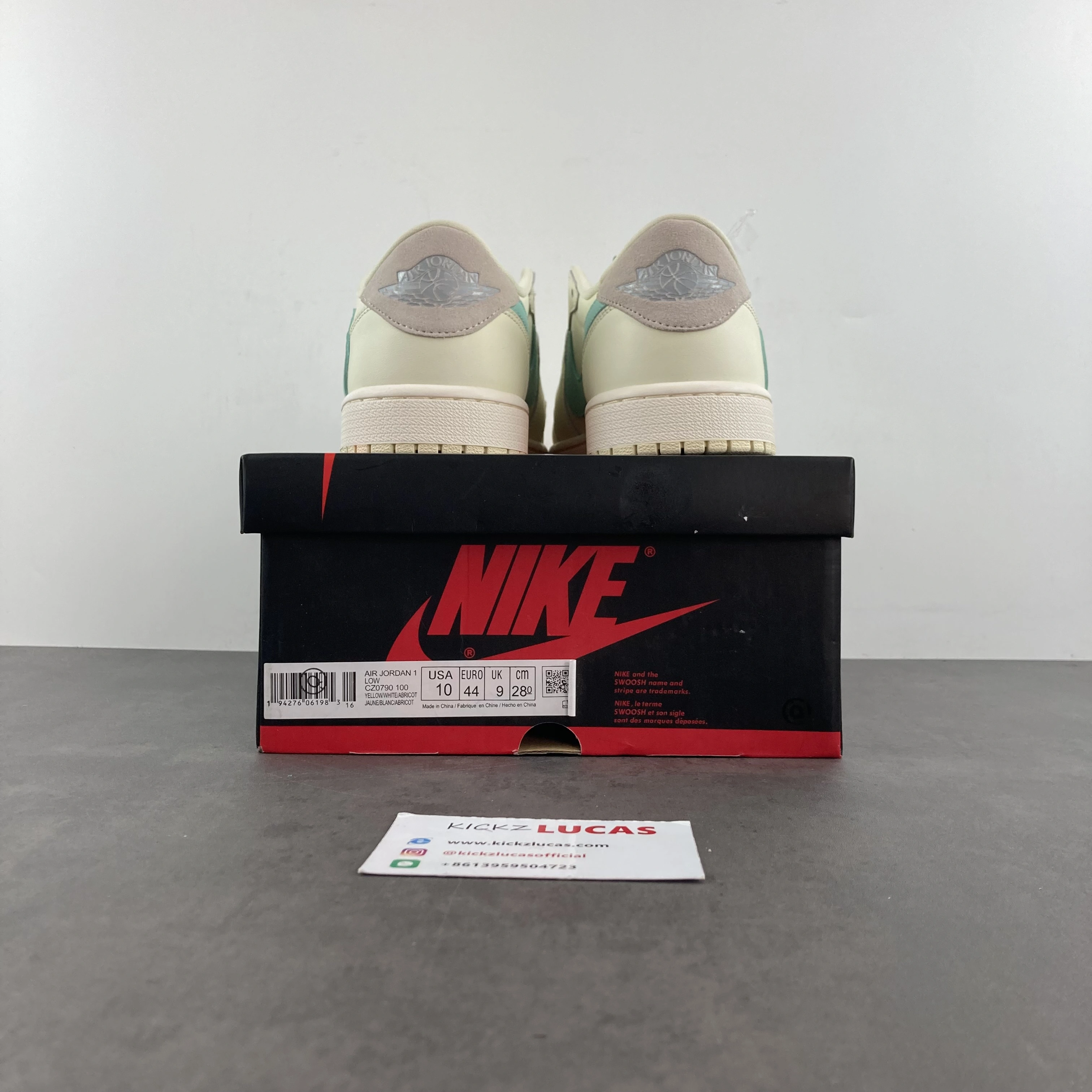 Travis Scott x Air Jordan 1 Tiffany Low Cream White Bold 1557