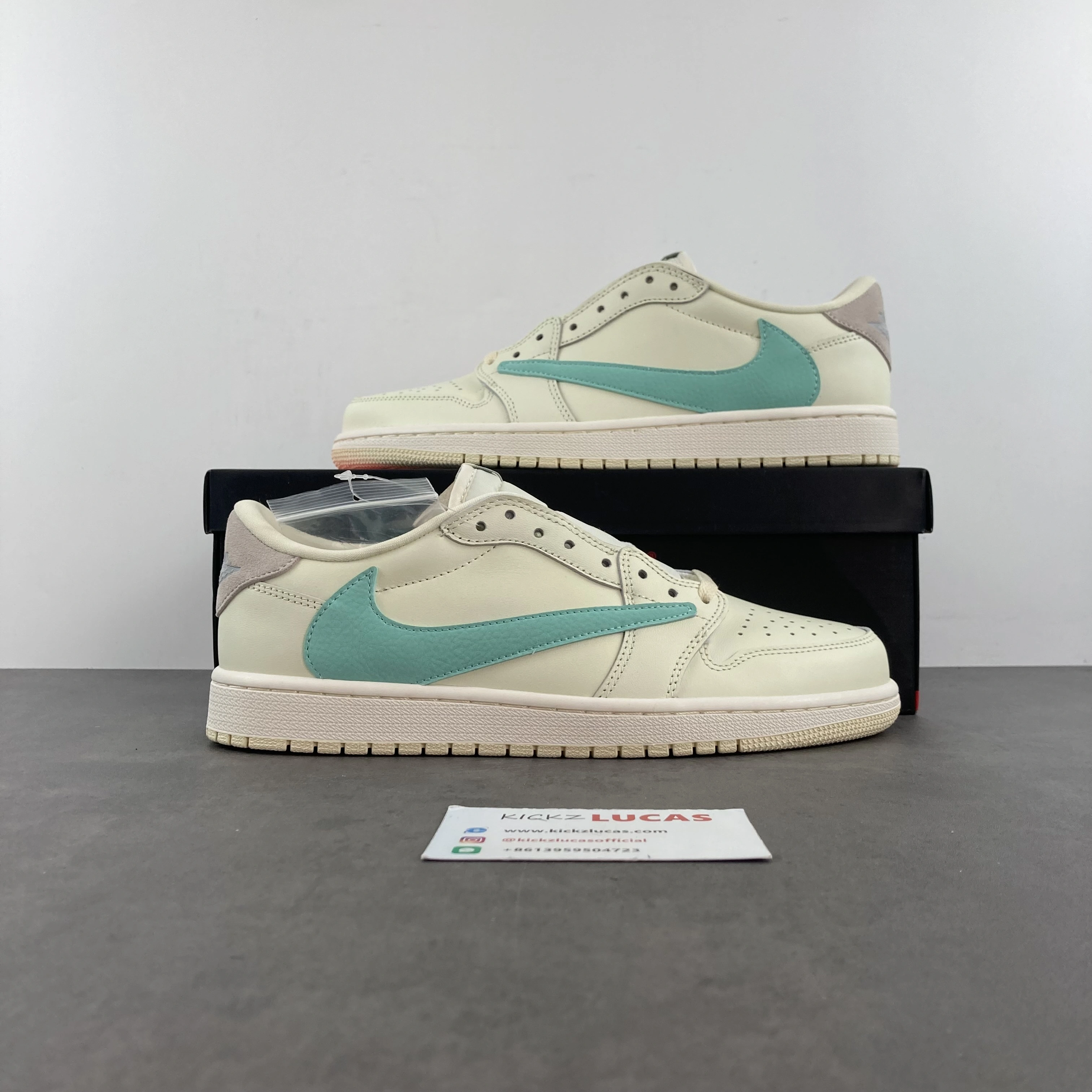 Travis Scott x Air Jordan 1 Tiffany Low Cream White Bold 1557