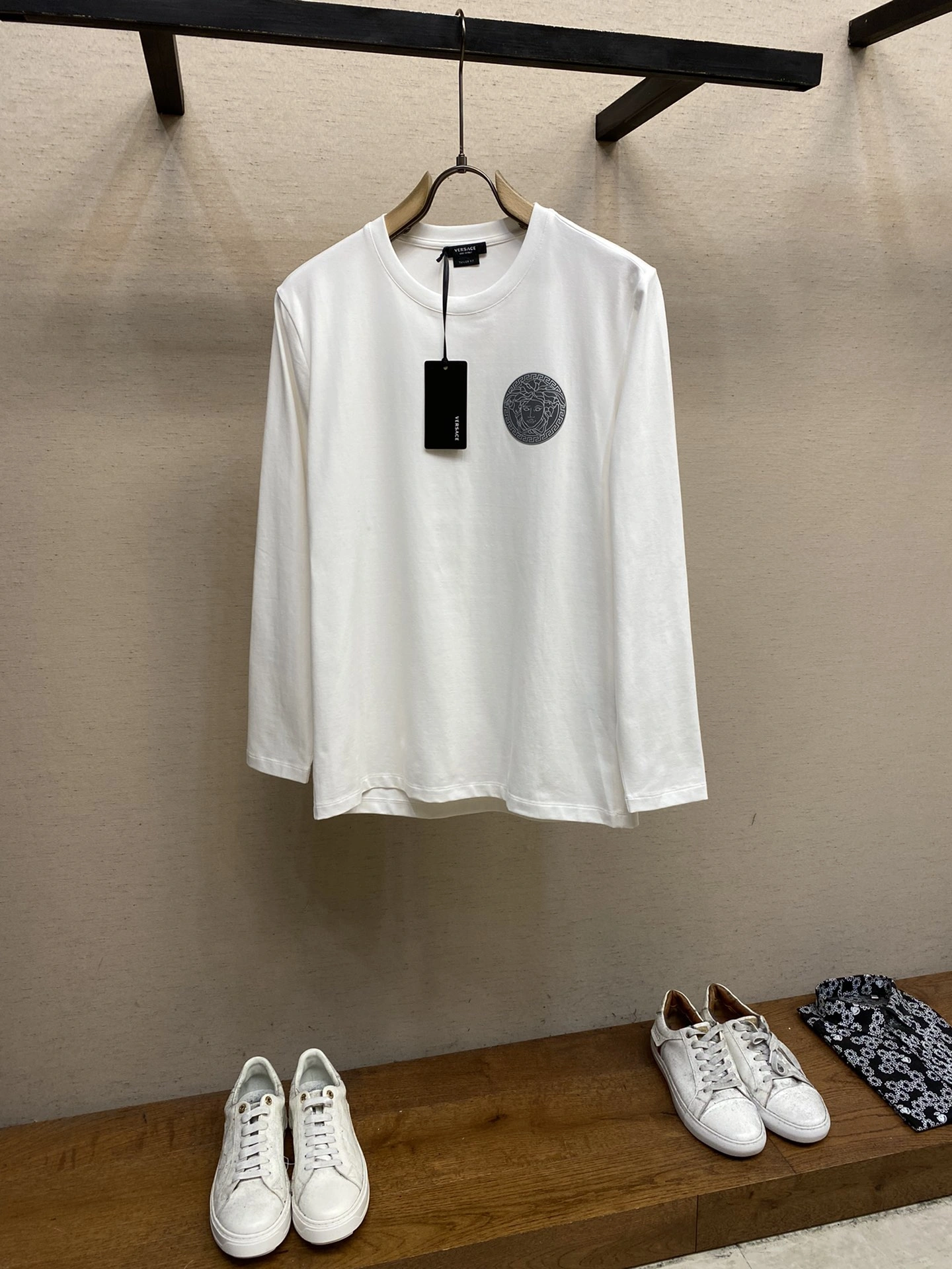 Sporty V*ERSACE Sweatshirt Top Quality AZ 20231026- 14282