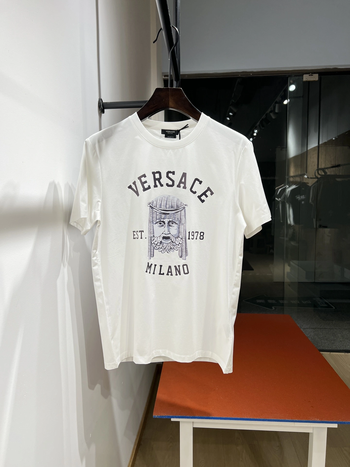 V*ERSACE T-shirt Top Quality D17 20240806- FreshLook 14273