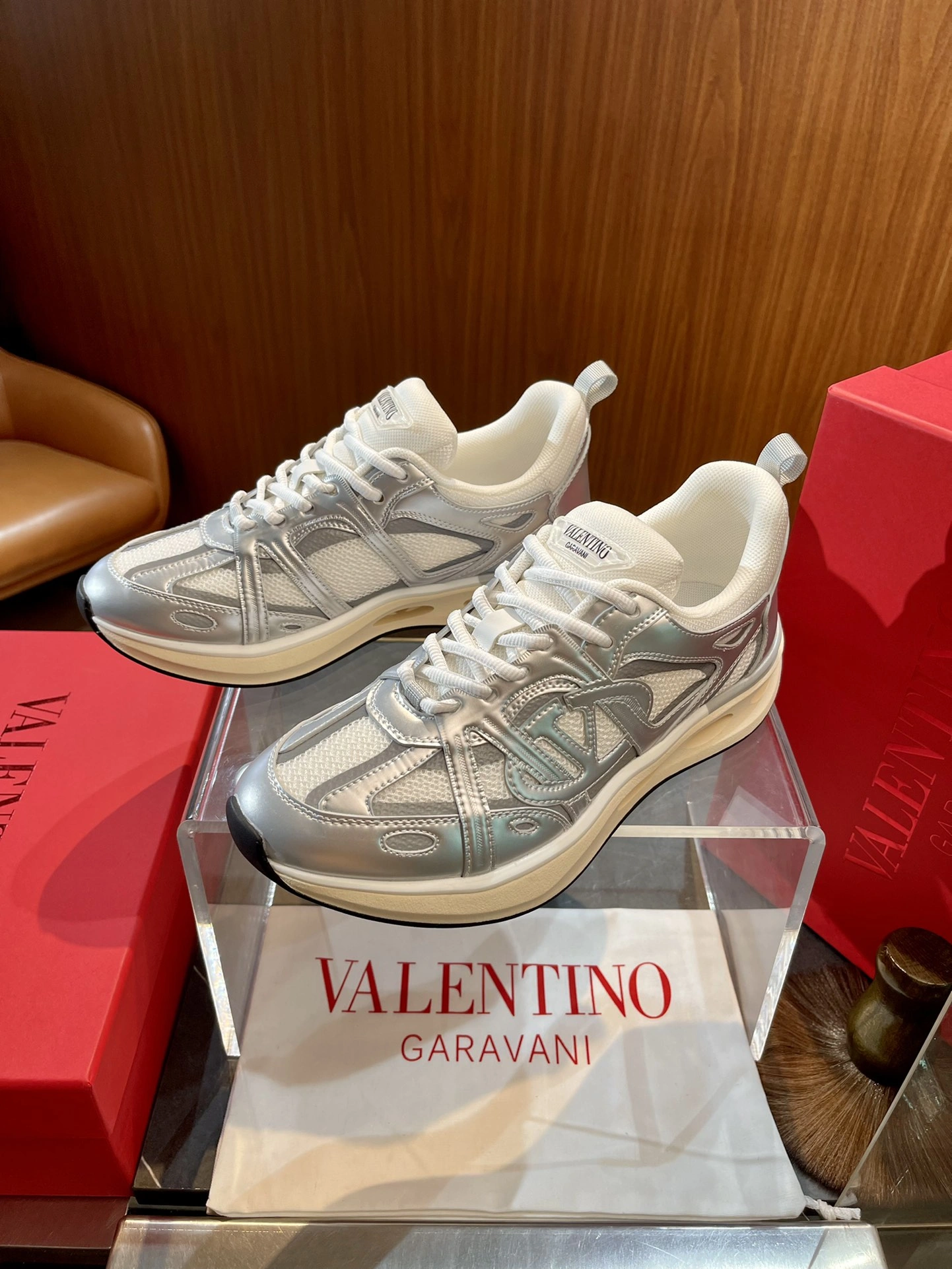 V*alentino Top Sneaker Low RR 20240815- Neat 7562