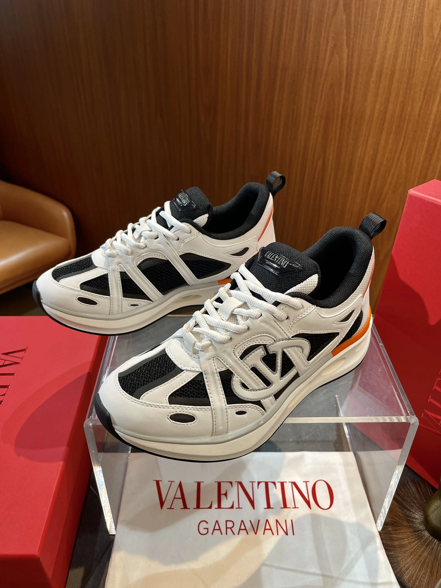 V*alentino Top Sneaker Low RR 20240815- Neat 7562