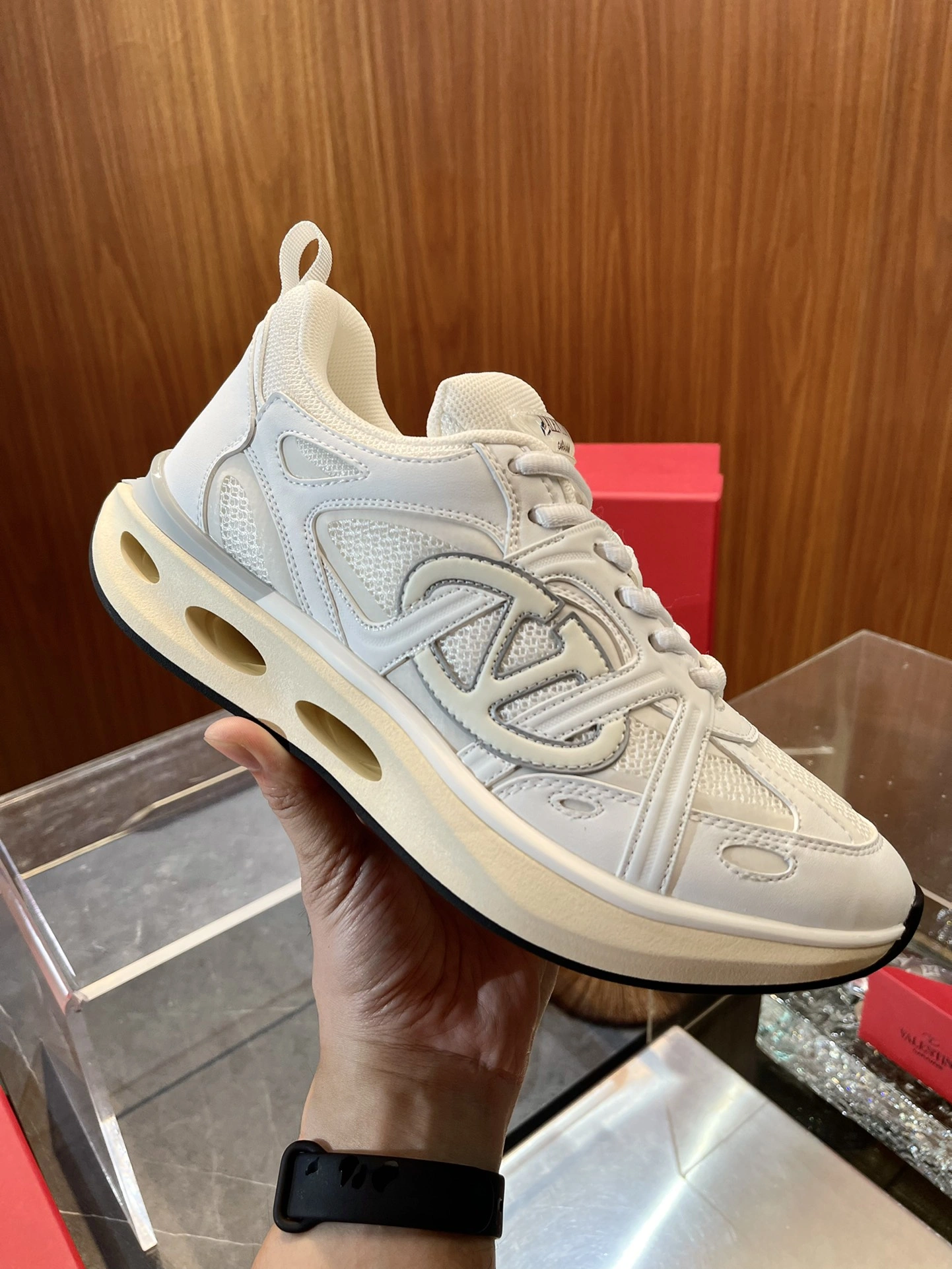 V*alentino Top Sneaker Low RR 20240815- Neat 7562