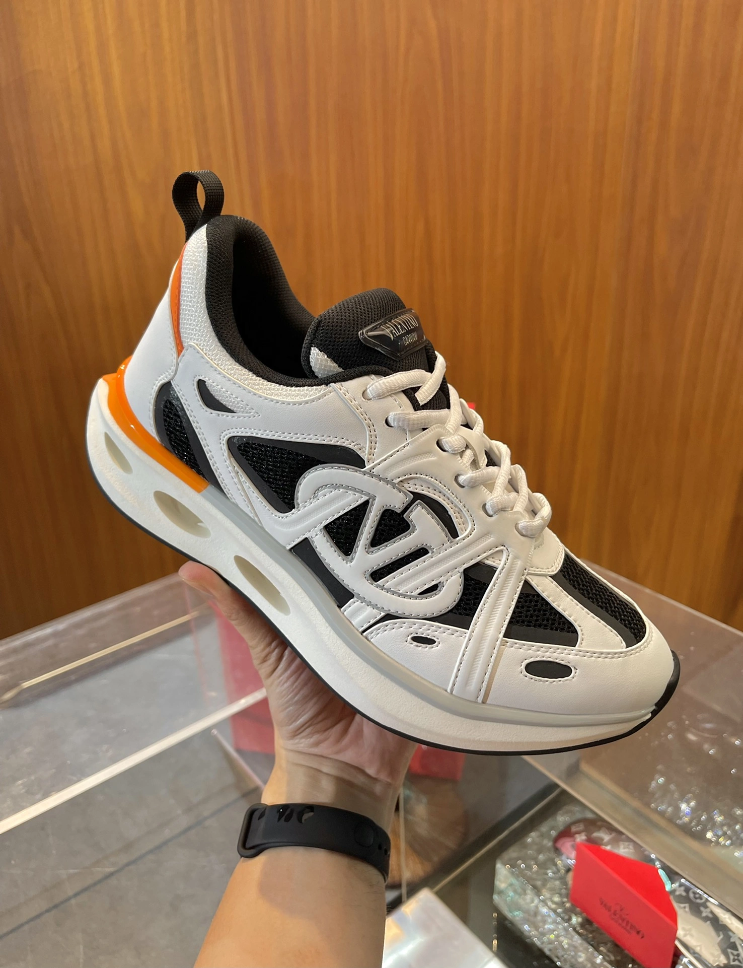 V*alentino Top Sneaker Low RR 20240815- Neat 7562