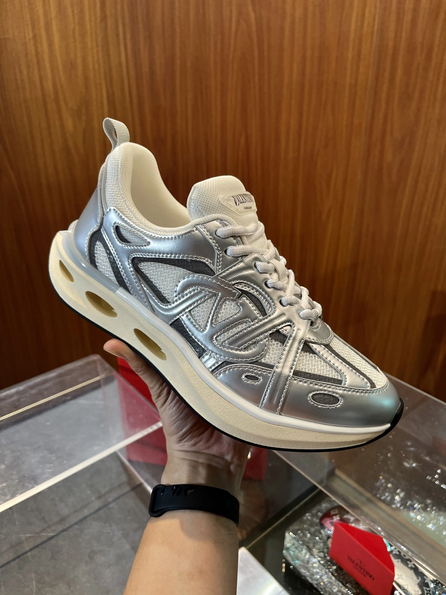 V*alentino Top Sneaker Low RR 20240815- Neat 7562