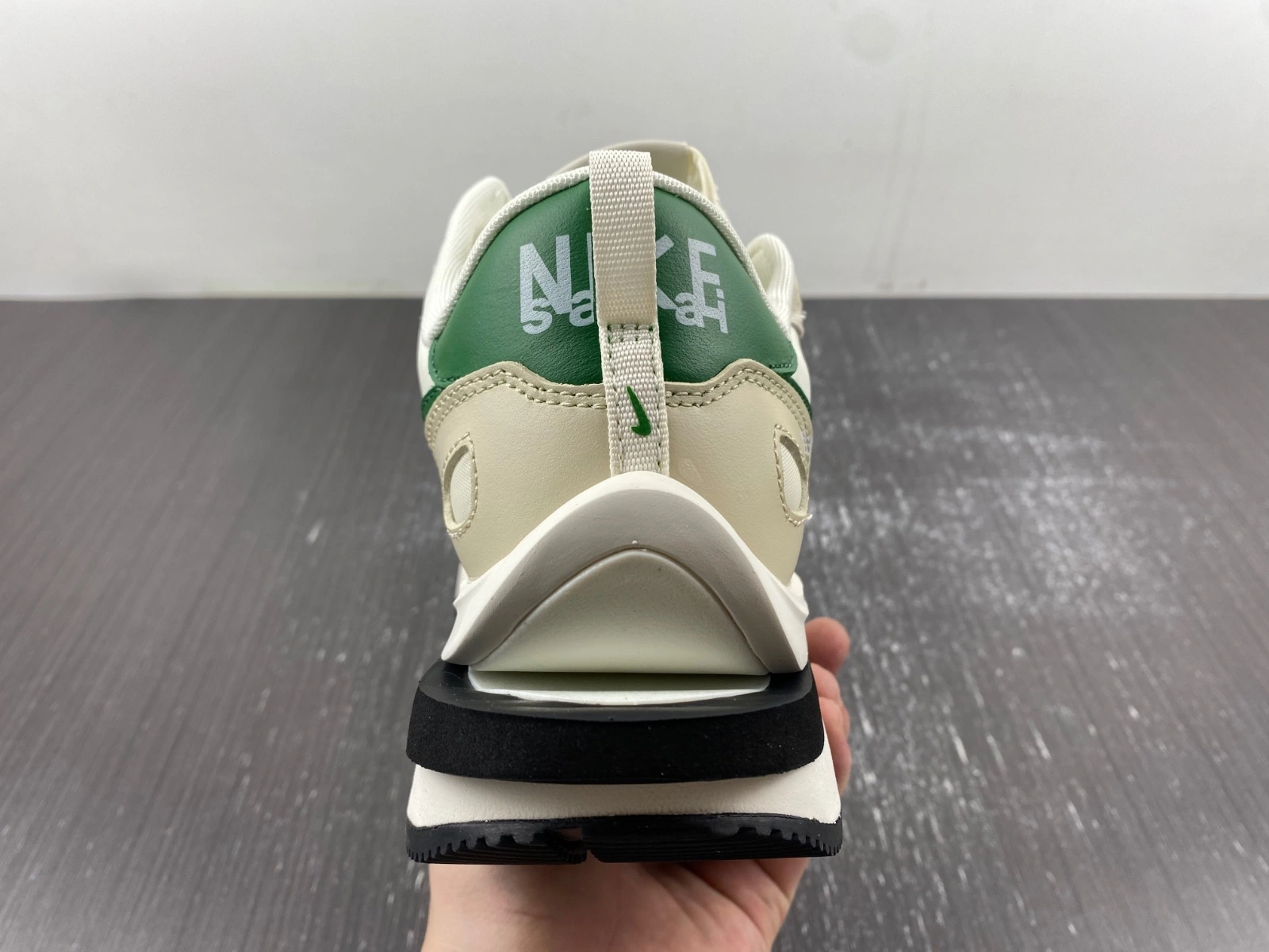VaporWaffle Tour Green sacai DD1875- Neat 1179