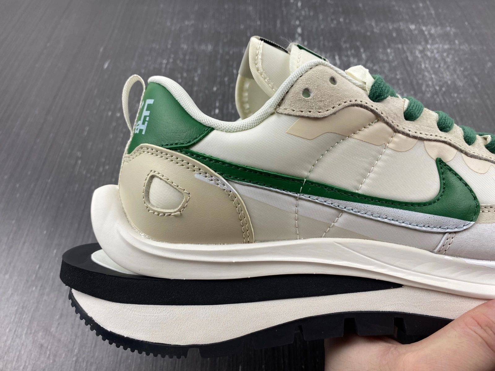 VaporWaffle Tour Green sacai DD1875- Neat 1179