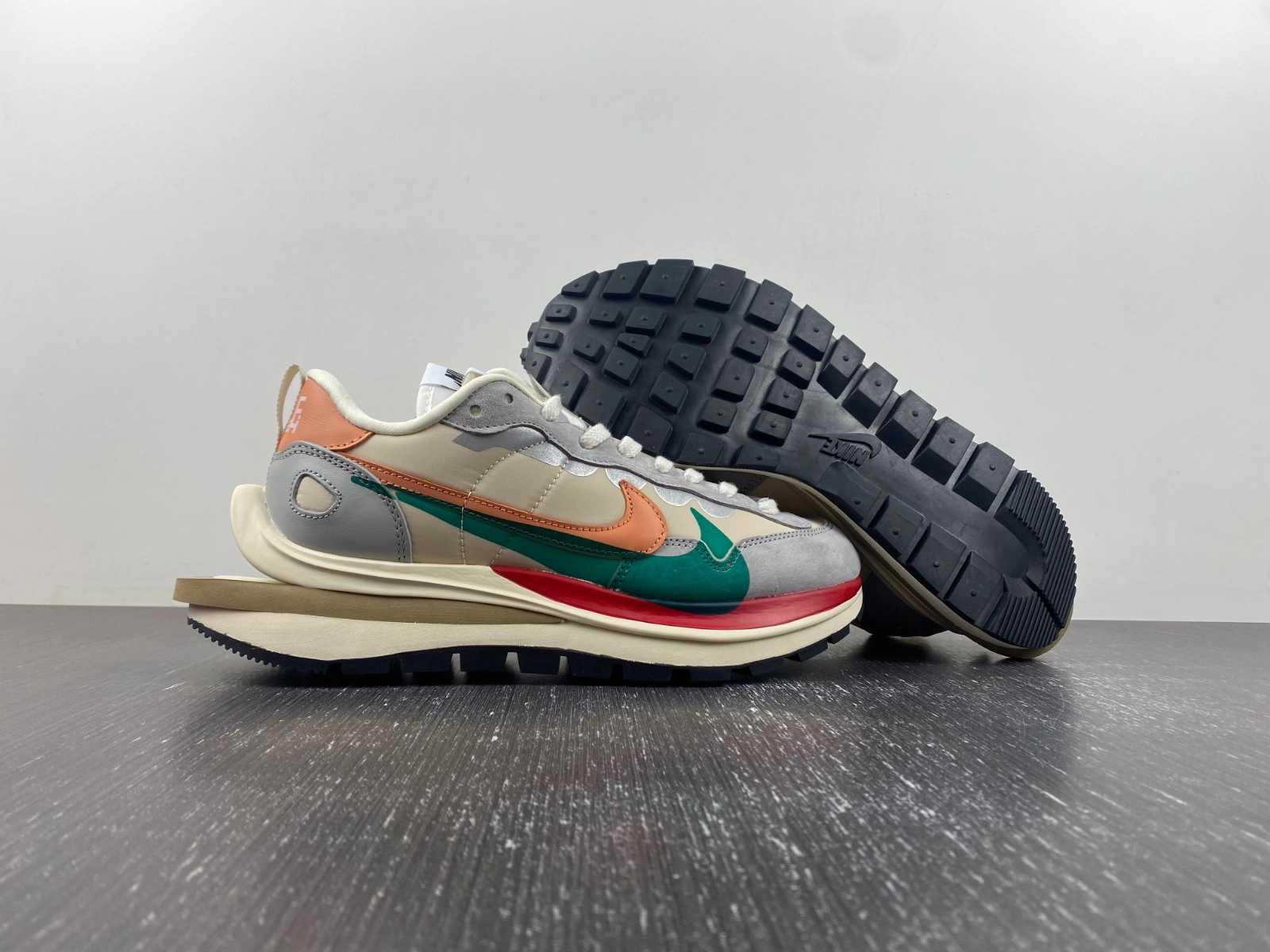 VaporWaffle Tour Yellow sacai DD1875- MoistureWicking 1178