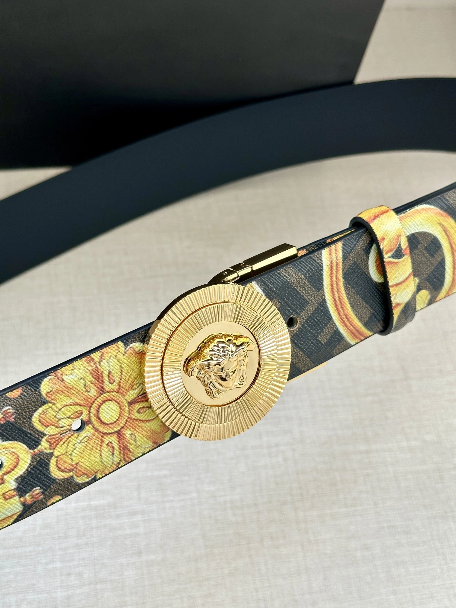 Vibrant V*ersace Belts XX 20250407- 15921
