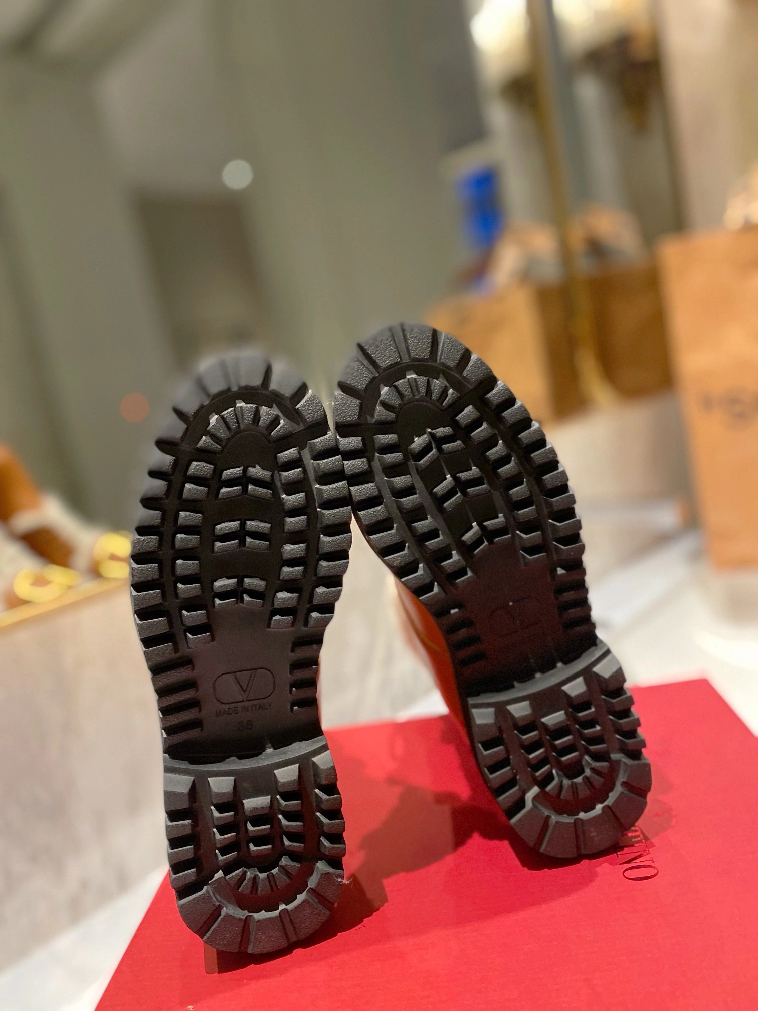 FastDry Women 𝑉*𝐴𝐿𝐸𝑁𝑇𝐼𝑁𝑂 Top Sneakers 7586