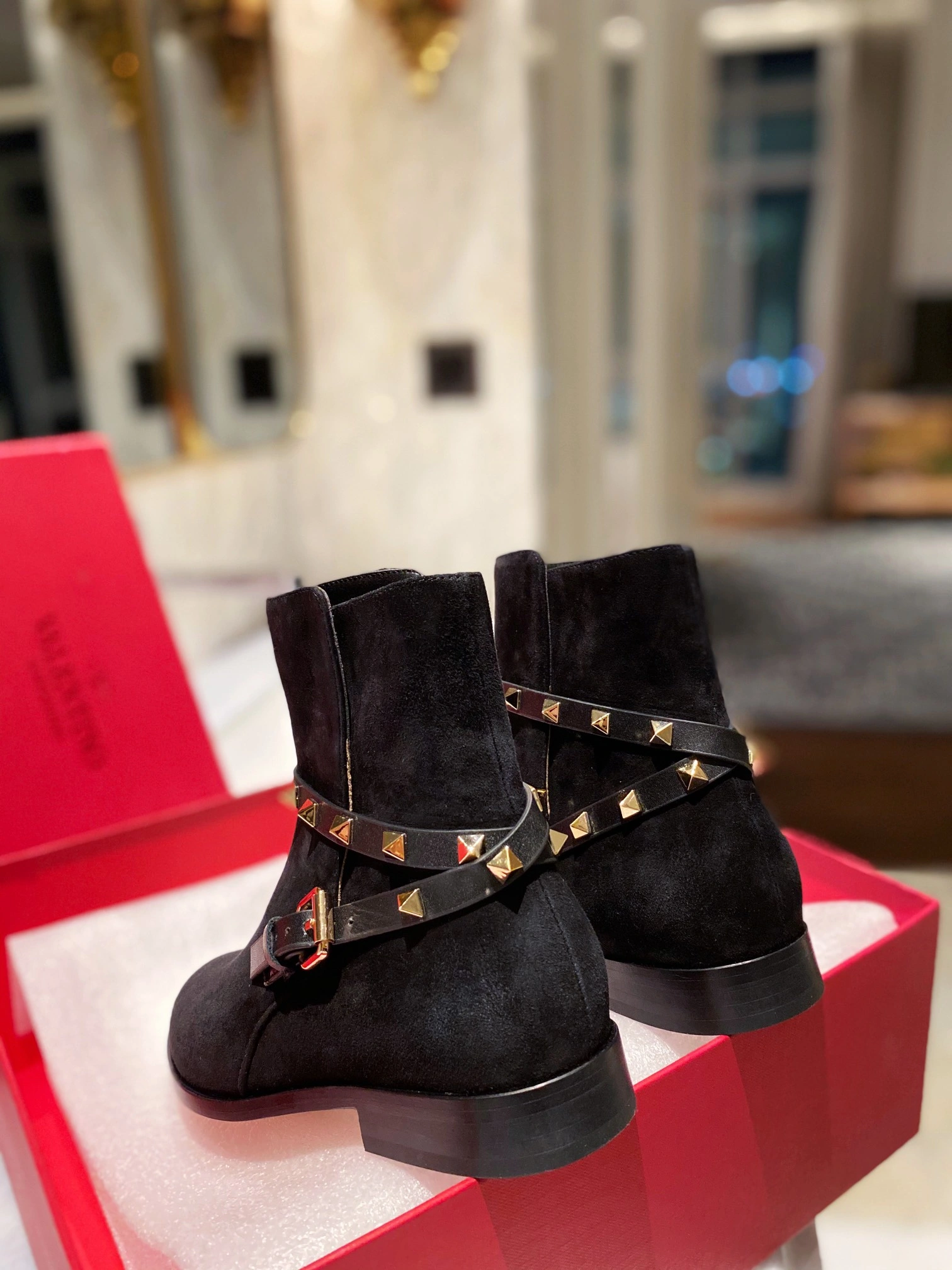 MultiPurpose Women 𝑉*𝐴𝐿𝐸𝑁𝑇𝐼𝑁𝑂 Top Sneakers 7580
