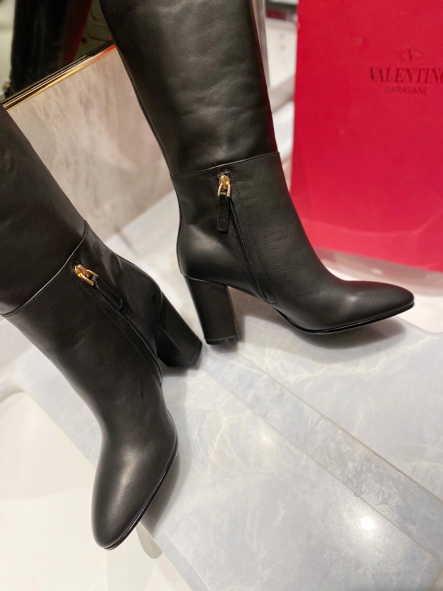 NewStyle Women 𝑉*𝐴𝐿𝐸𝑁𝑇𝐼𝑁𝑂 Top Sneakers 7589