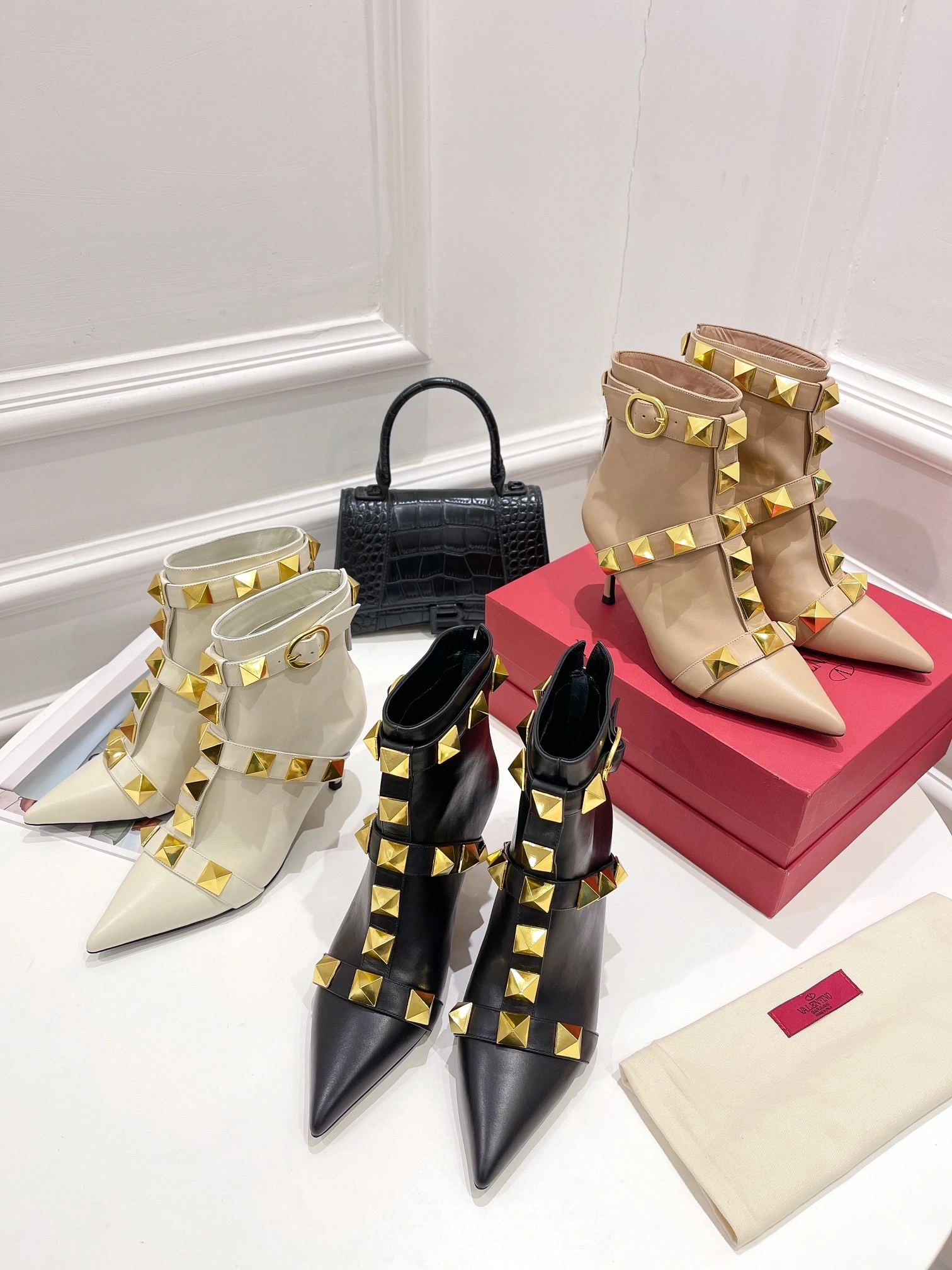 Neat Women 𝑉*𝐴𝐿𝐸𝑁𝑇𝐼𝑁𝑂 Top Sneakers 7574