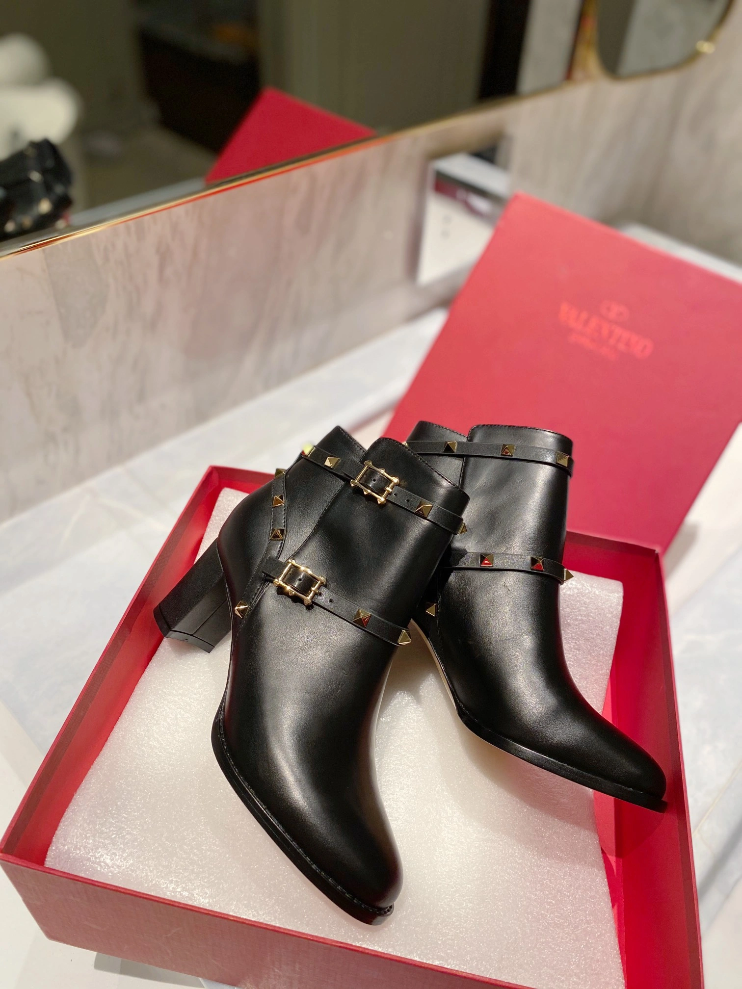 Women 𝑉*𝐴𝐿𝐸𝑁𝑇𝐼𝑁𝑂 Top Sneakers Lightweight 7582