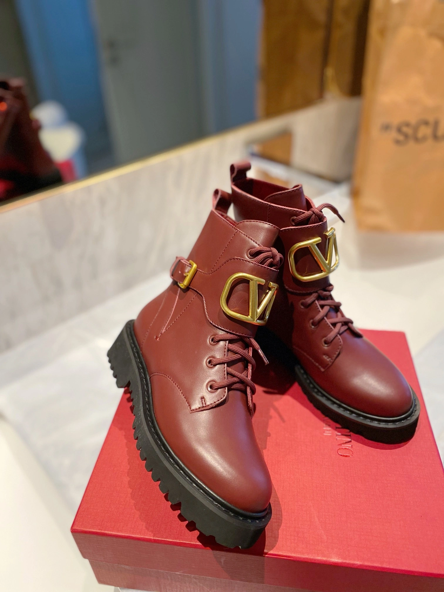 Trendy Women 𝑉*𝐴𝐿𝐸𝑁𝑇𝐼𝑁𝑂 Top Sneakers 7577
