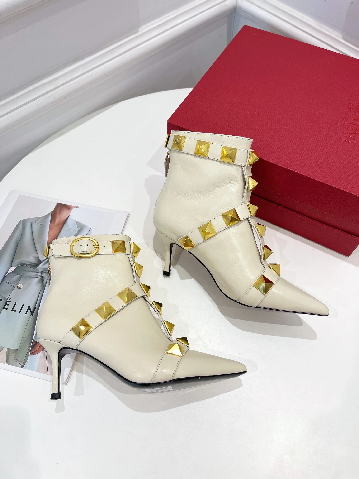 Neat Women 𝑉*𝐴𝐿𝐸𝑁𝑇𝐼𝑁𝑂 Top Sneakers 7574
