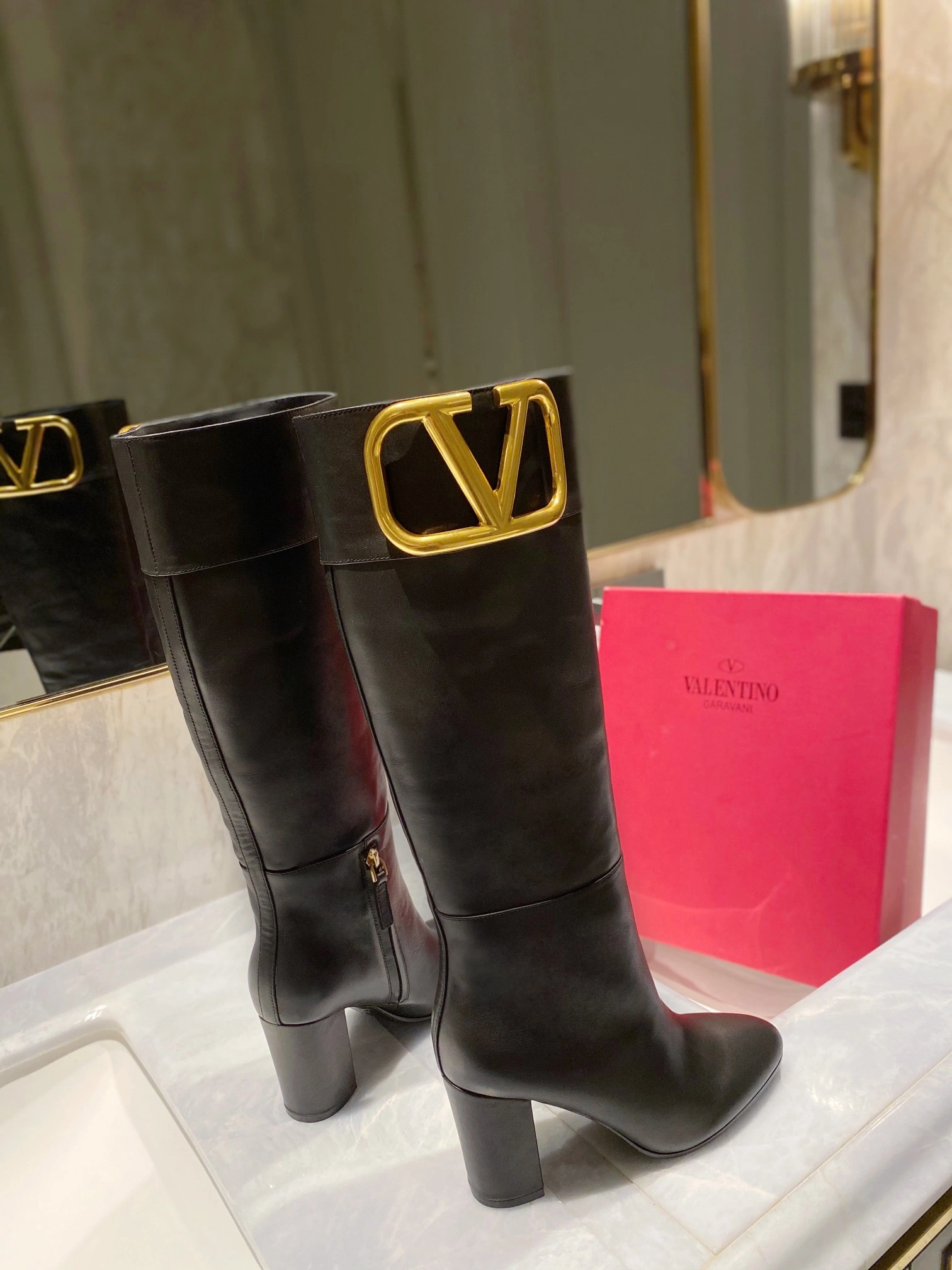 NewStyle Women 𝑉*𝐴𝐿𝐸𝑁𝑇𝐼𝑁𝑂 Top Sneakers 7589