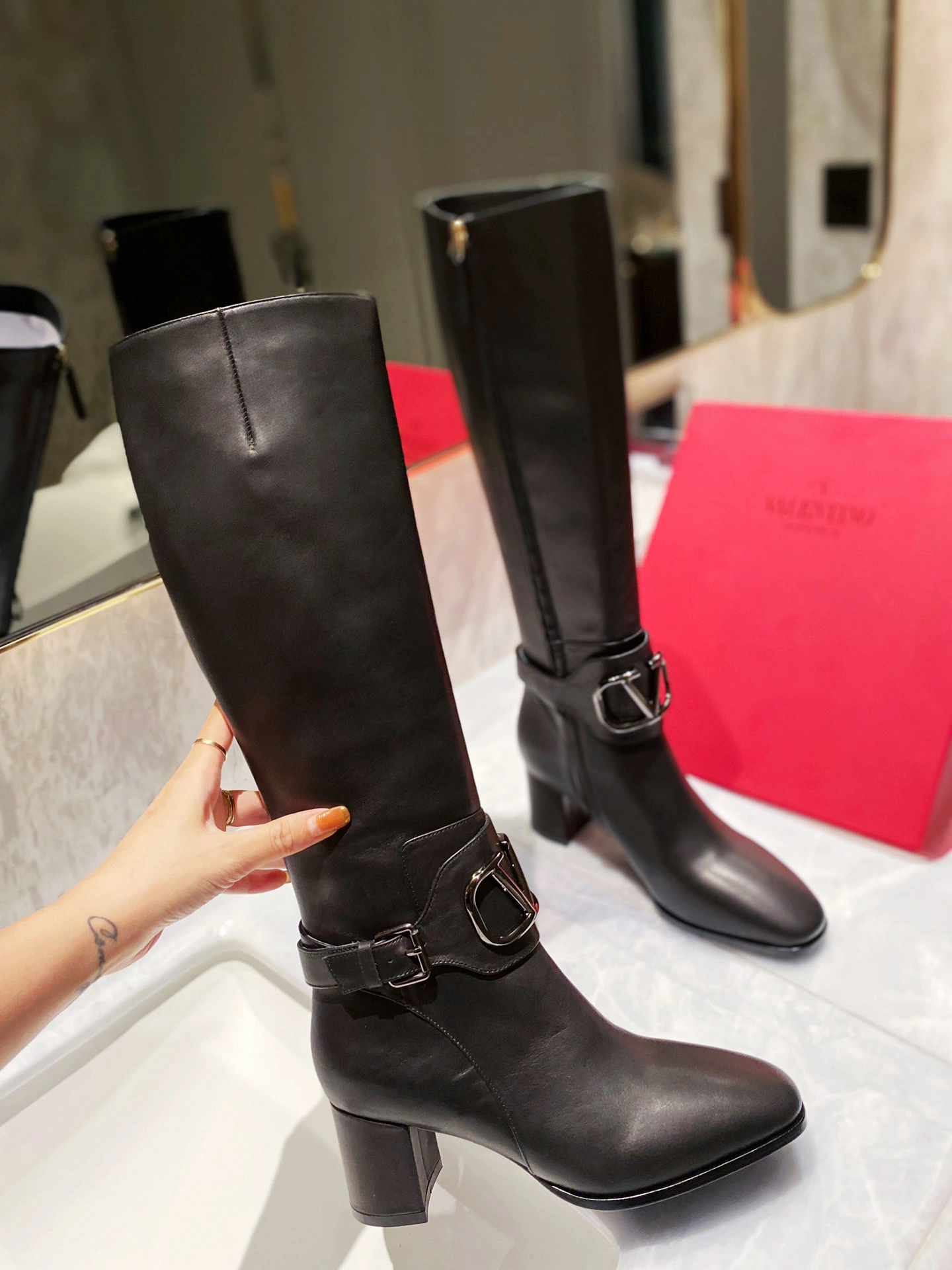 Women 𝑉*𝐴𝐿𝐸𝑁𝑇𝐼𝑁𝑂 Top Sneakers Fashionable 7588
