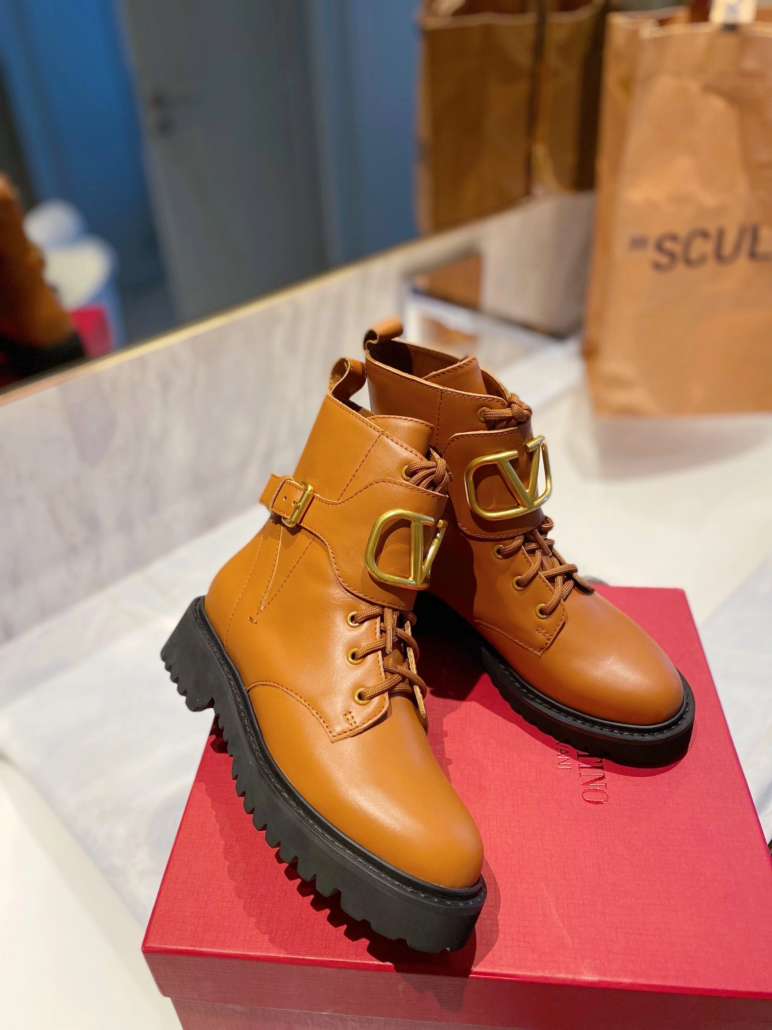 Trendy Women 𝑉*𝐴𝐿𝐸𝑁𝑇𝐼𝑁𝑂 Top Sneakers 7577