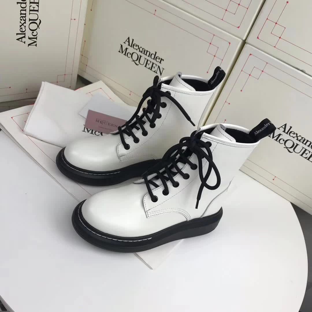 Women A*exander M*queen Sneaker EyeCatching 3202