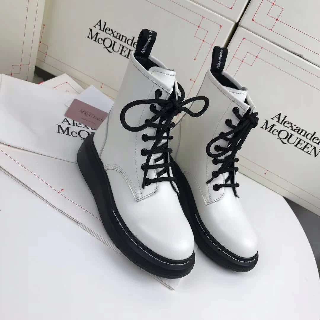 Women A*exander M*queen Sneaker EyeCatching 3202