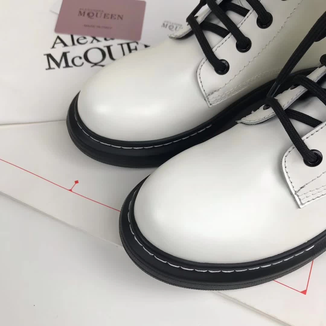 Women A*exander M*queen Sneaker EyeCatching 3202
