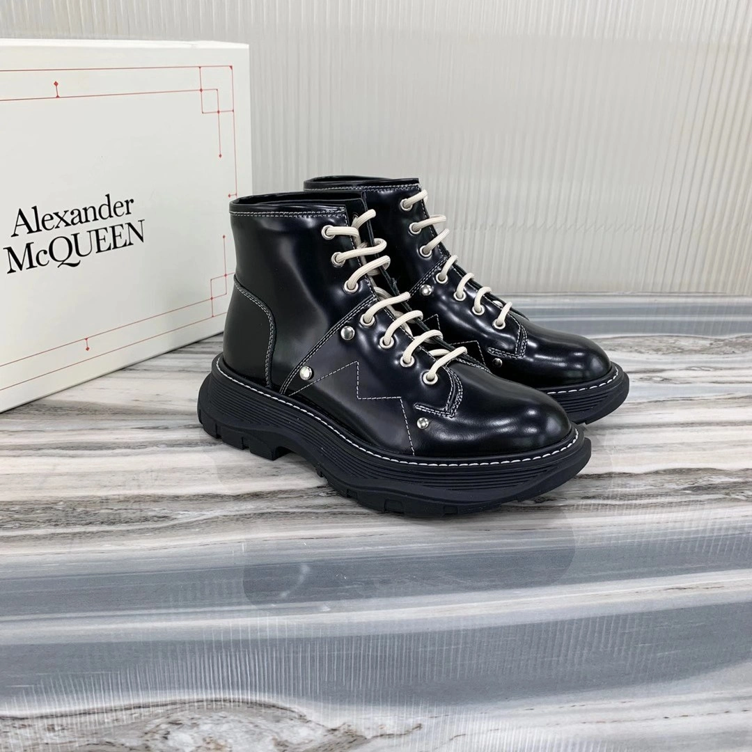 Packable Women A*exander M*queen Sneaker 3206