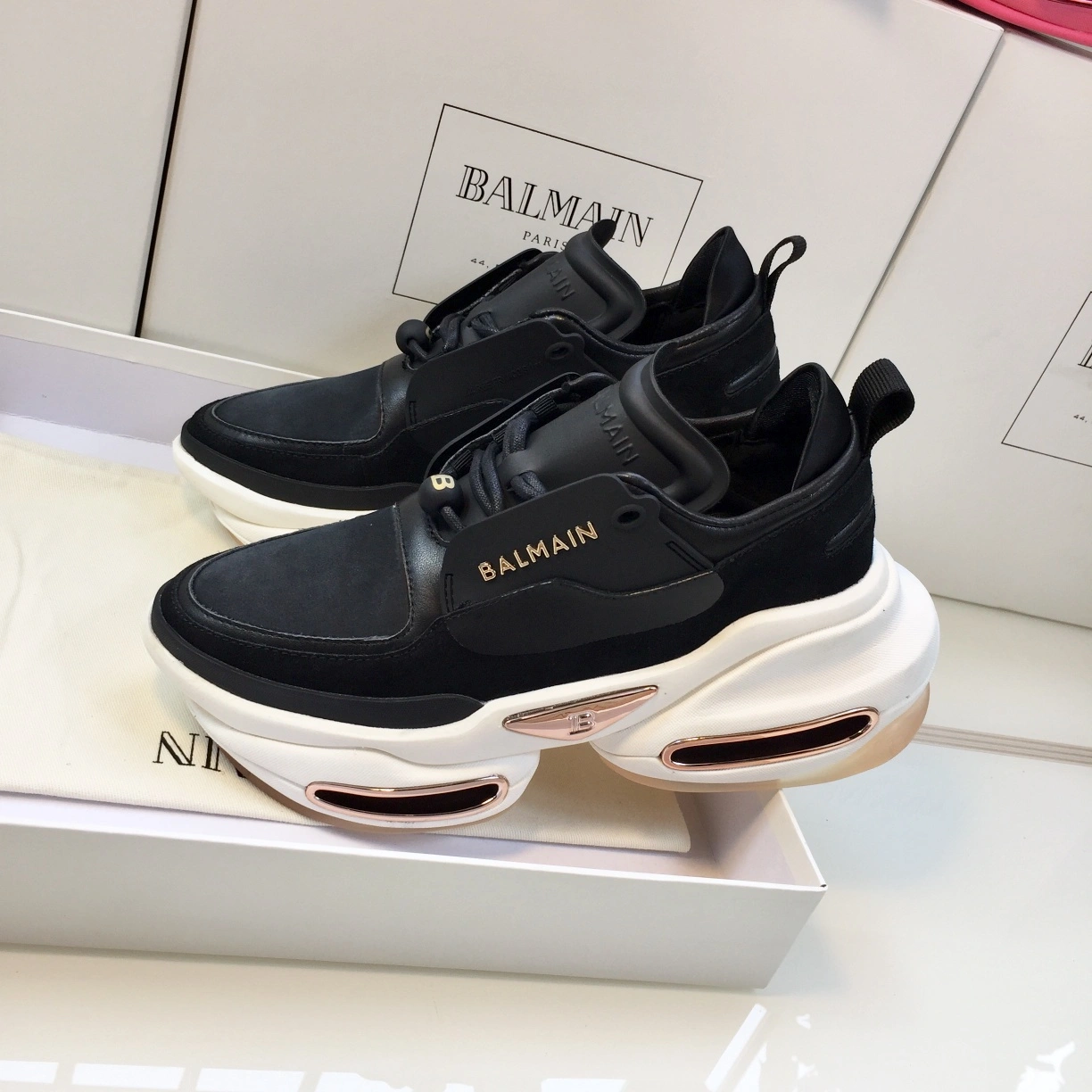 Lightweight Women B*lmain Sneaker 7492