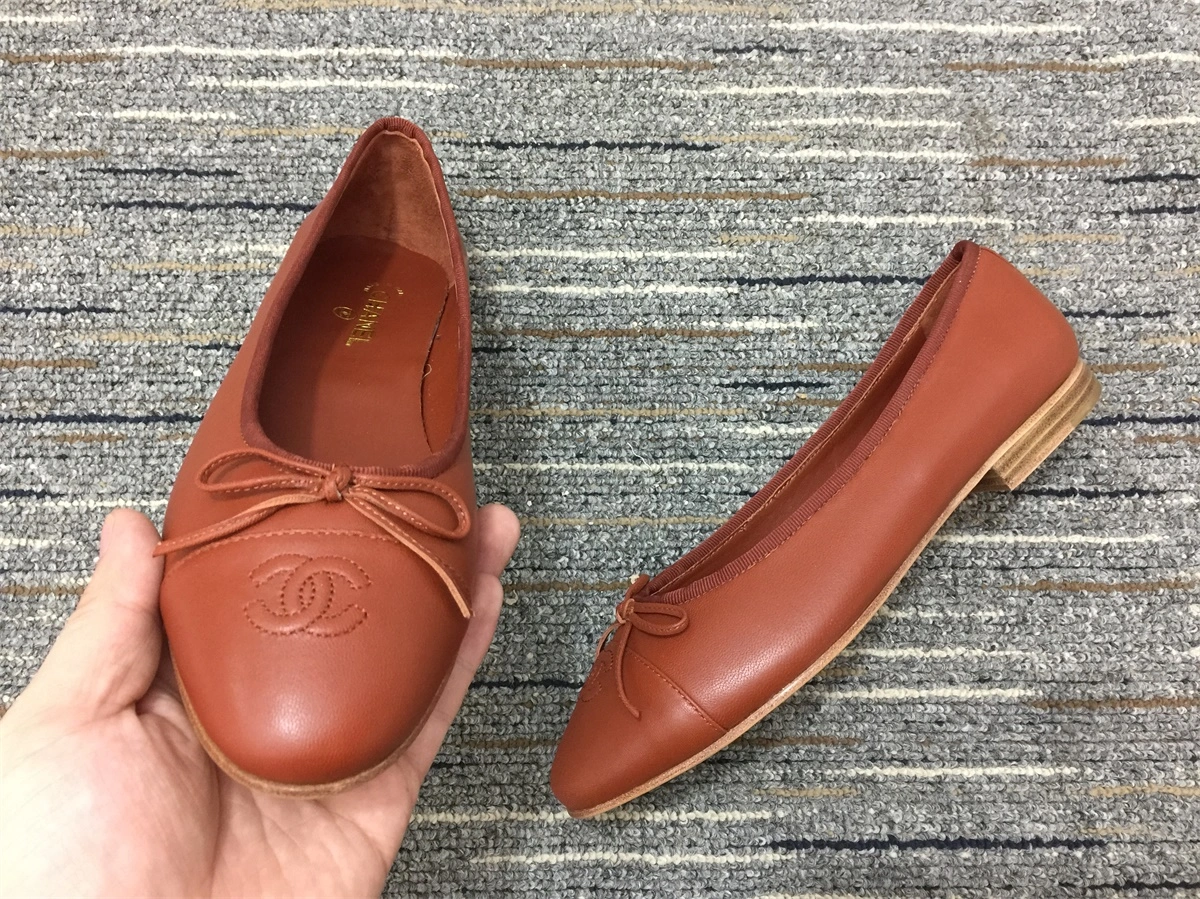 Trendsetting Women C*hanel Top Slippers 6709