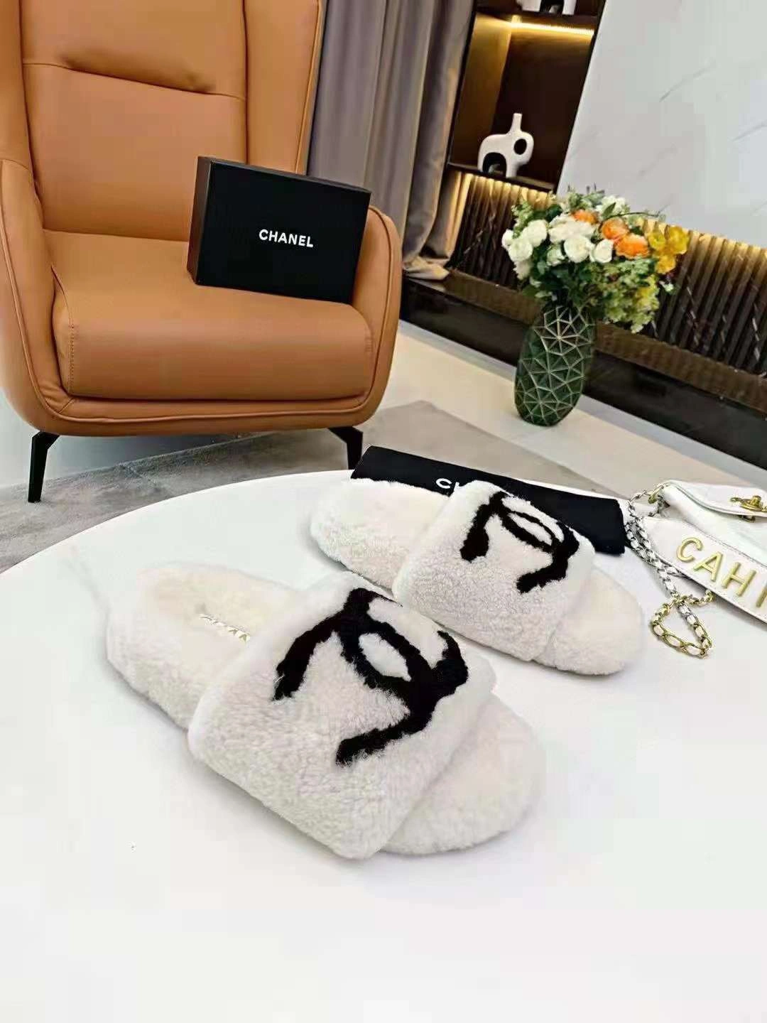 Attractive Women C*hanel Top Slippers 6712