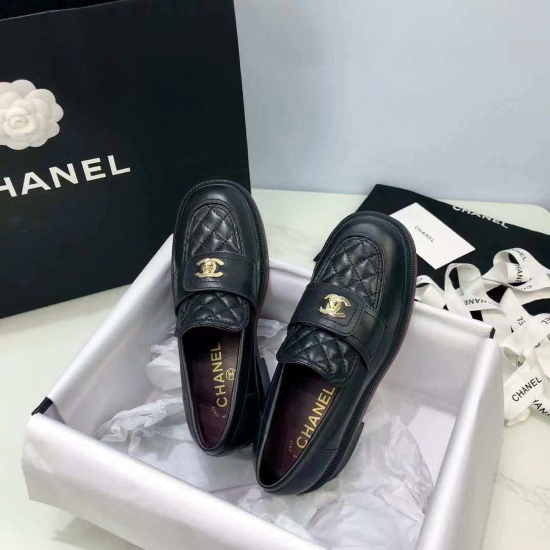 TechFriendly Women C*hanel Top Sneakers 6706
