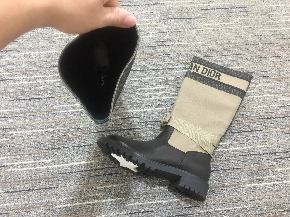 RelaxedFit Women D*or Boot 5874