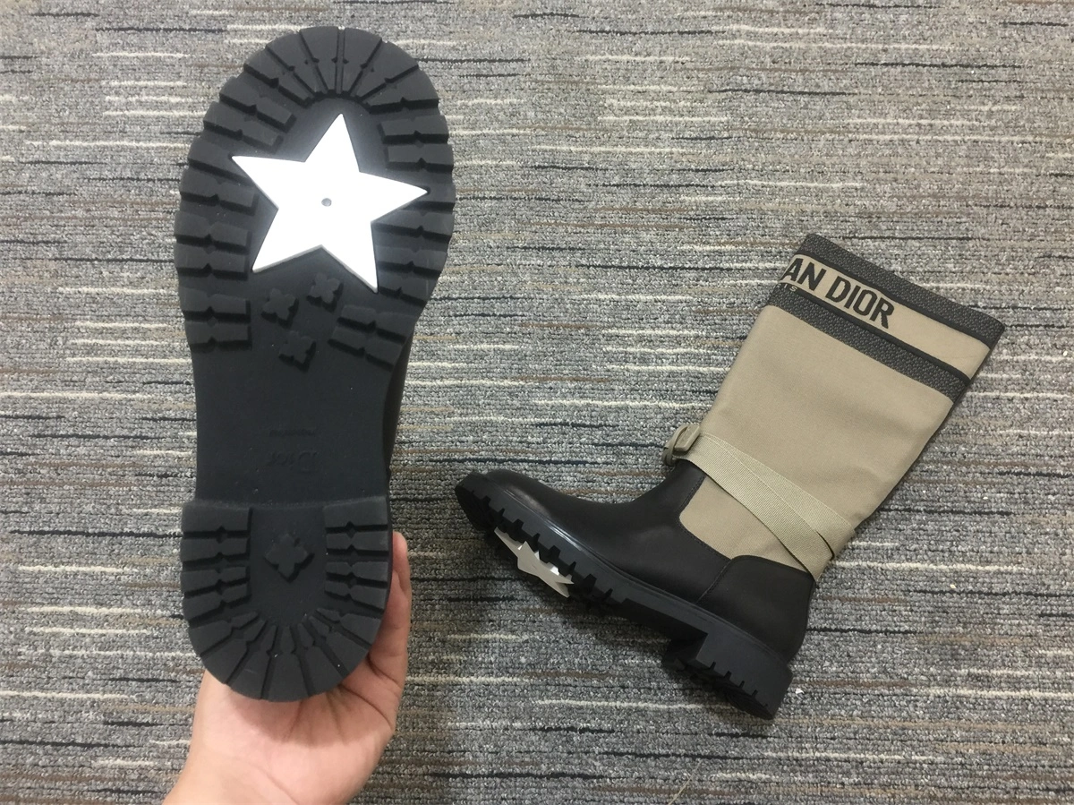 RelaxedFit Women D*or Boot 5874