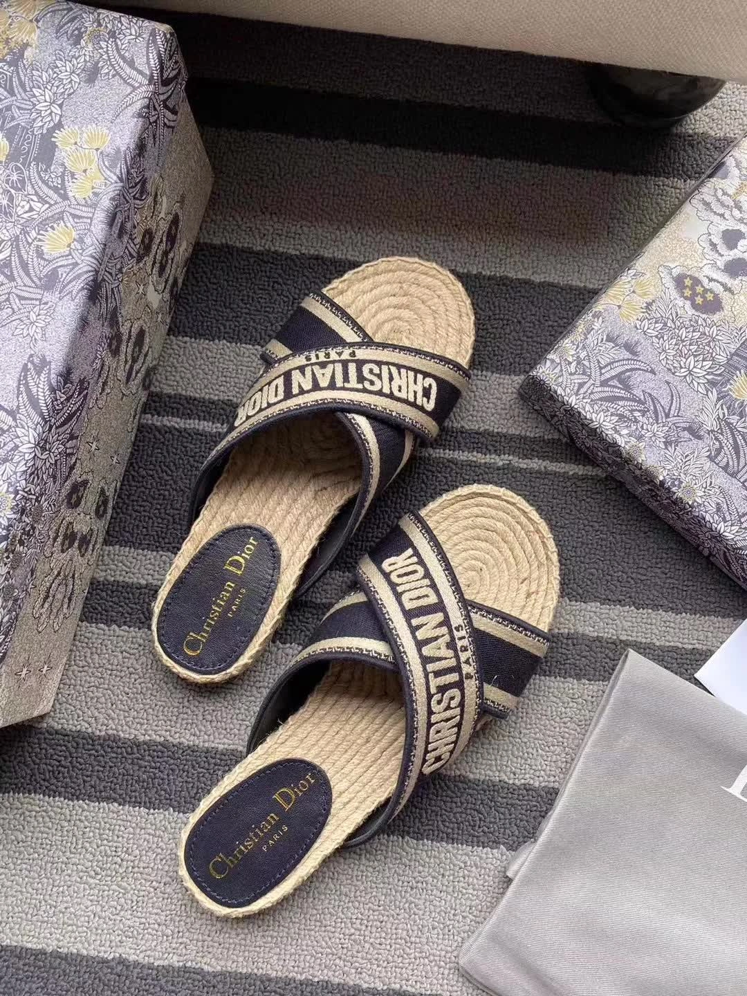 Women D*or Sandals WrinkleFree 5863