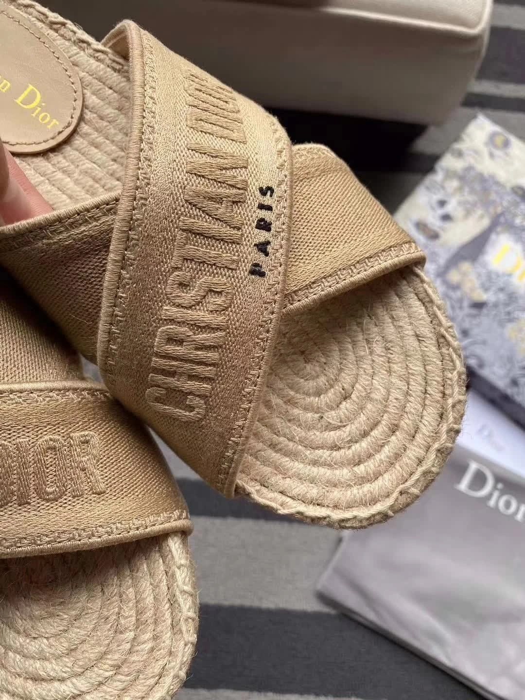 Women D*or Sandals WrinkleFree 5863