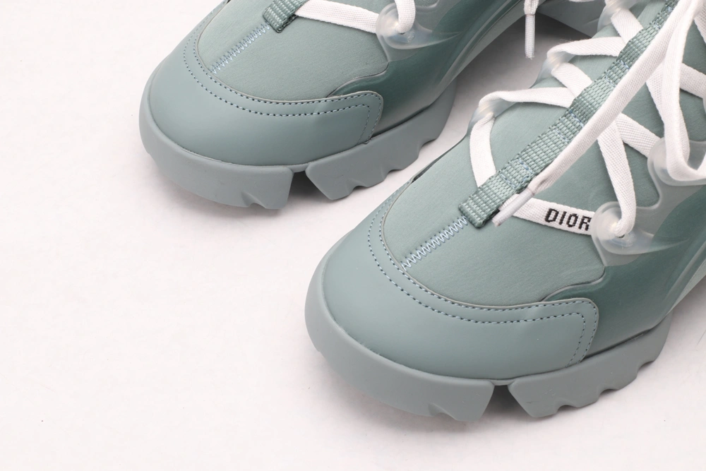 Sleek Women D*or Sneaker 5888