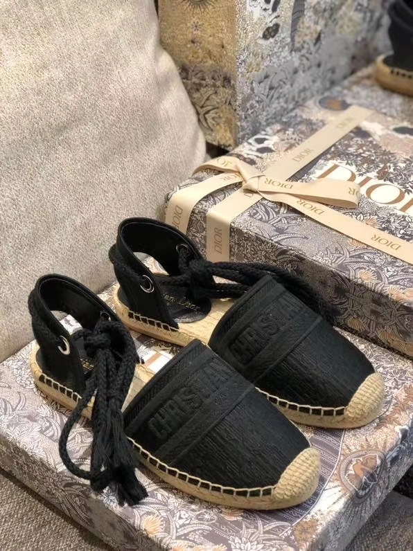 Sleek Women D*or Sneaker 5862