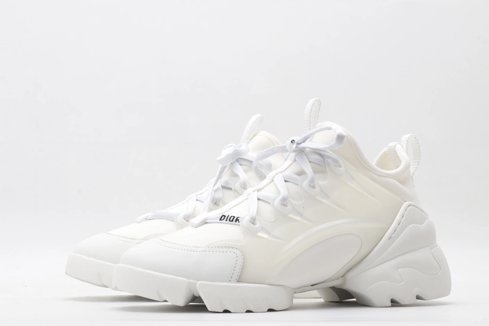 Sleek Women D*or Sneaker 5888