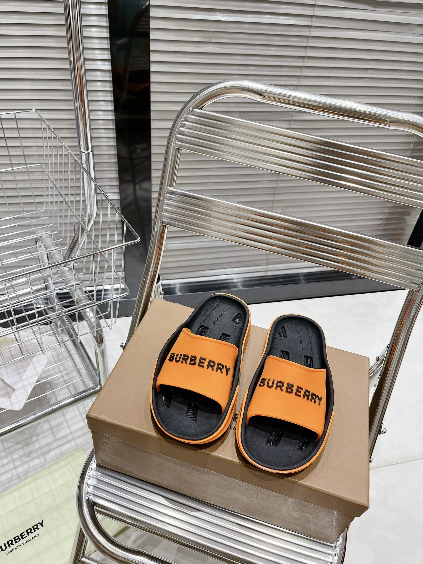 Women and Men B*urberry Top Slippers CL 20230820- FashionForward 6120
