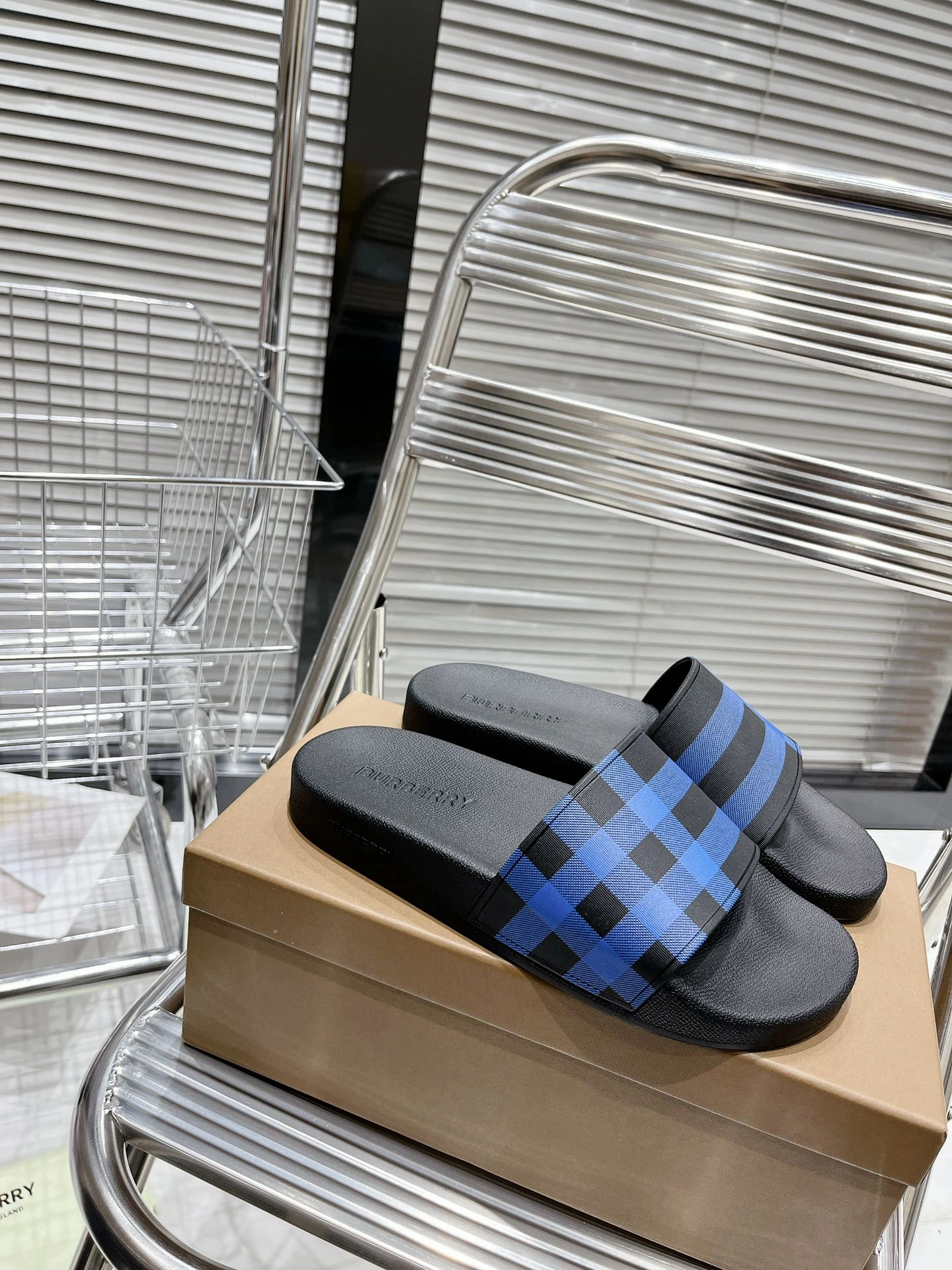 Seasonal Women and Men B*urberry Top Slippers CL 20230820- 6118