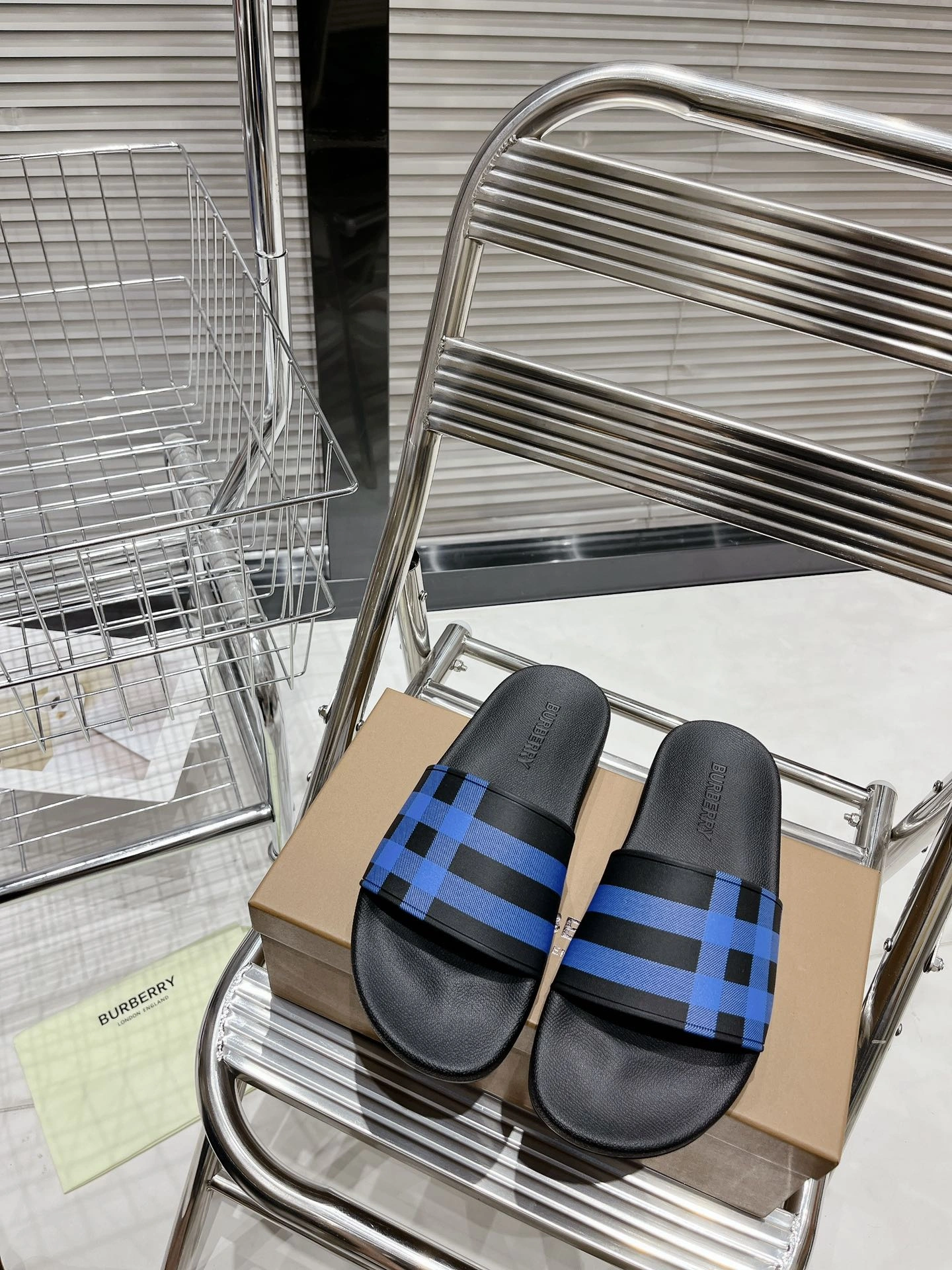 Seasonal Women and Men B*urberry Top Slippers CL 20230820- 6118